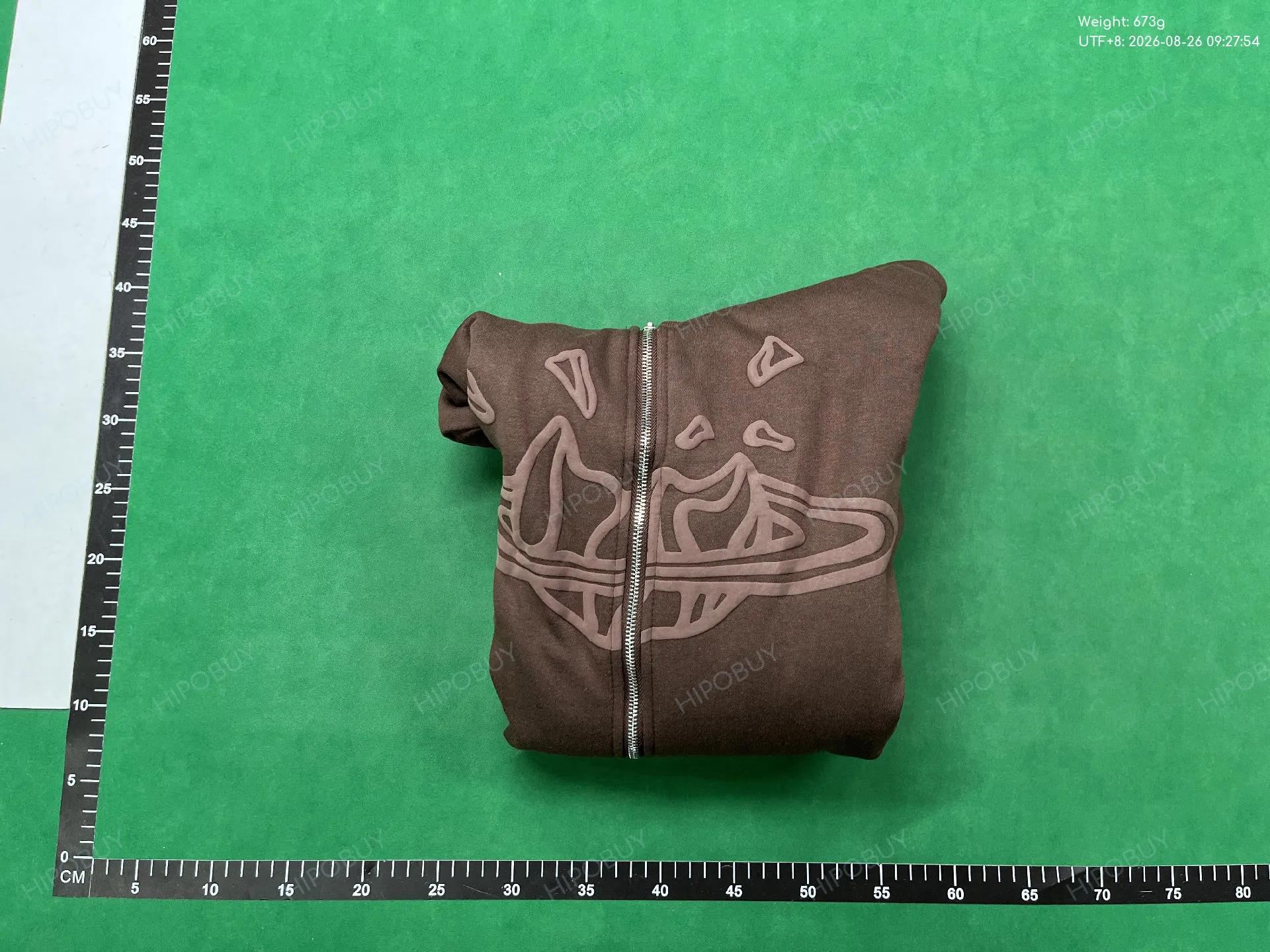 Foto QC 4 de Broken Planet I'm Not From This Planet Graphic Sweater Brown