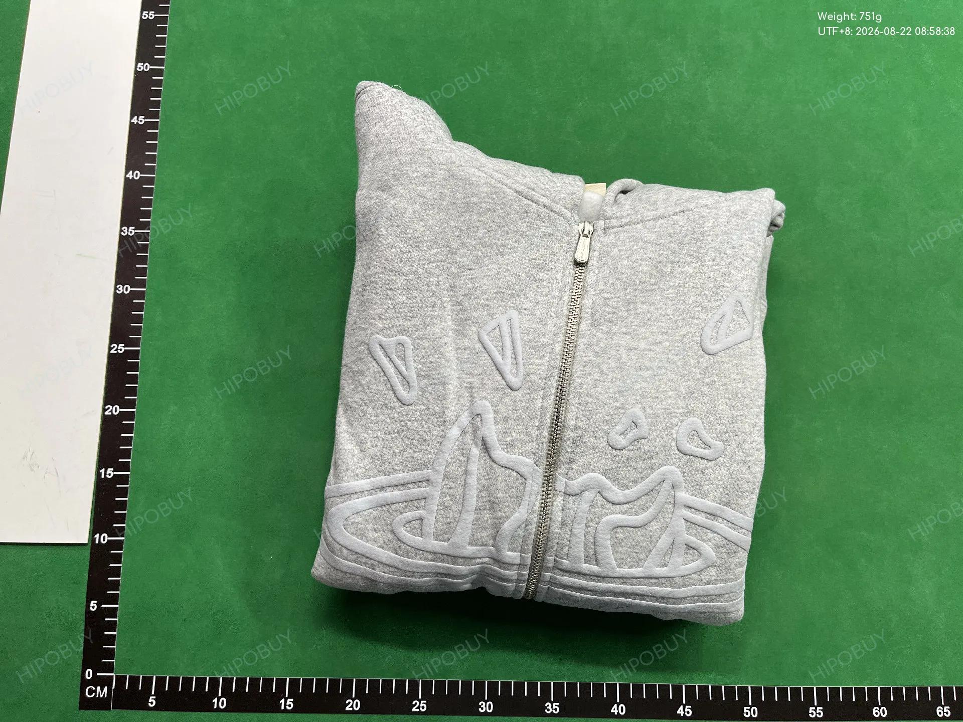 Foto QC 8 de Broken Planet I'm Not From This Planet Graphic Sweater Brown