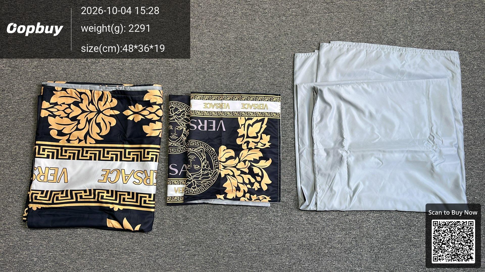 Foto QC 3 de Gucci x Disney Mickey & Minnie Bedding Set (Set of 4) Beige