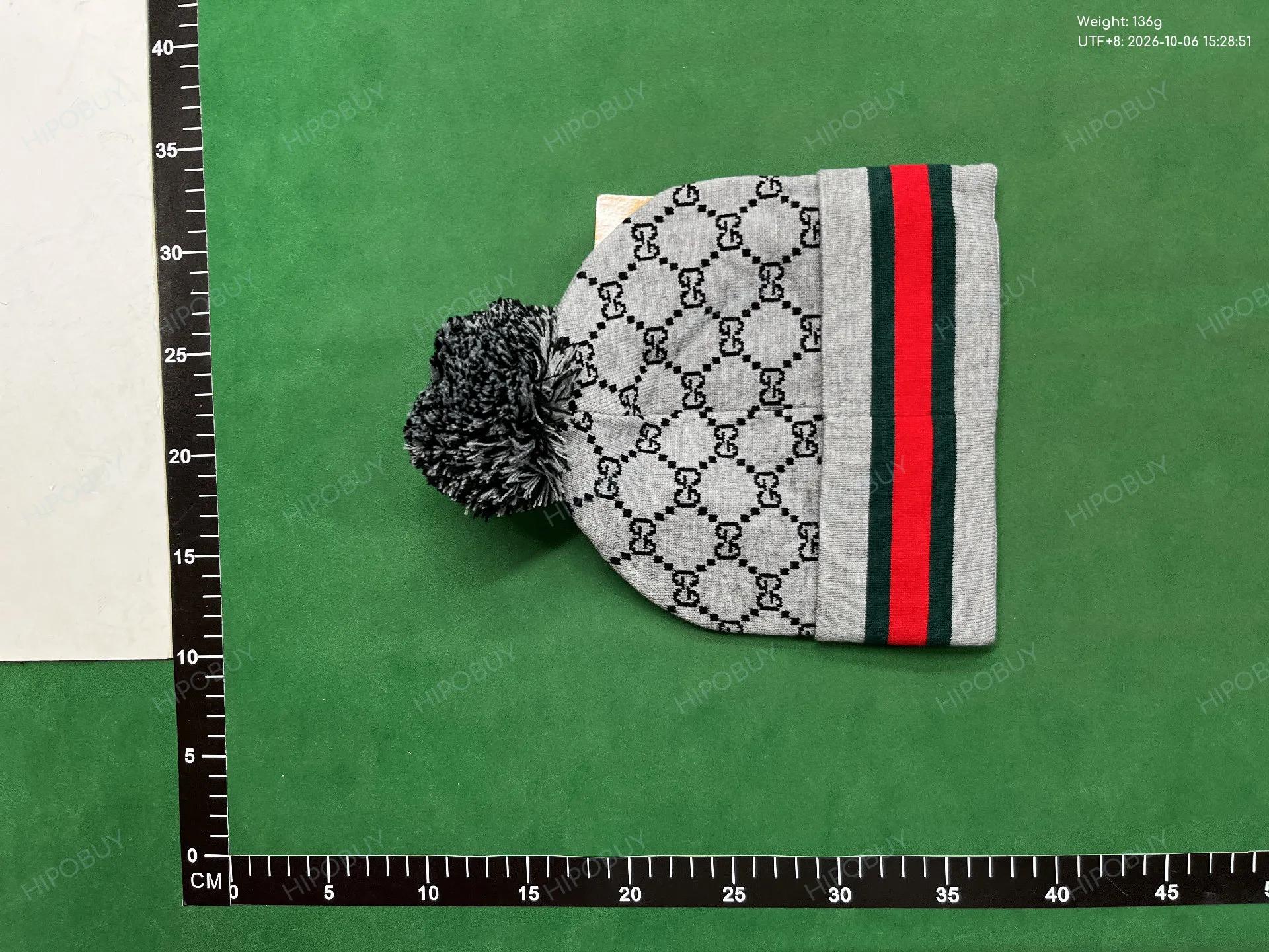 Foto QC 5 de Gucci GG Bee Beanie Red