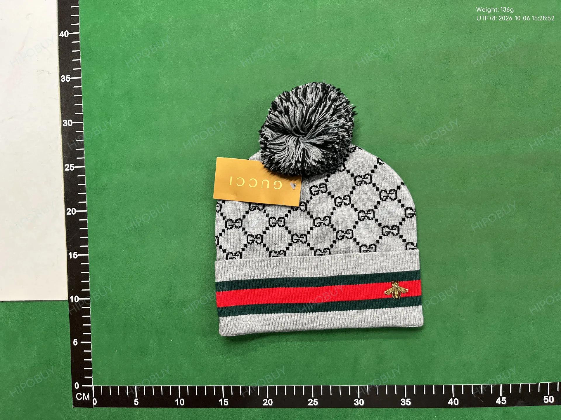 Foto QC 6 de Gucci GG Bee Beanie Red