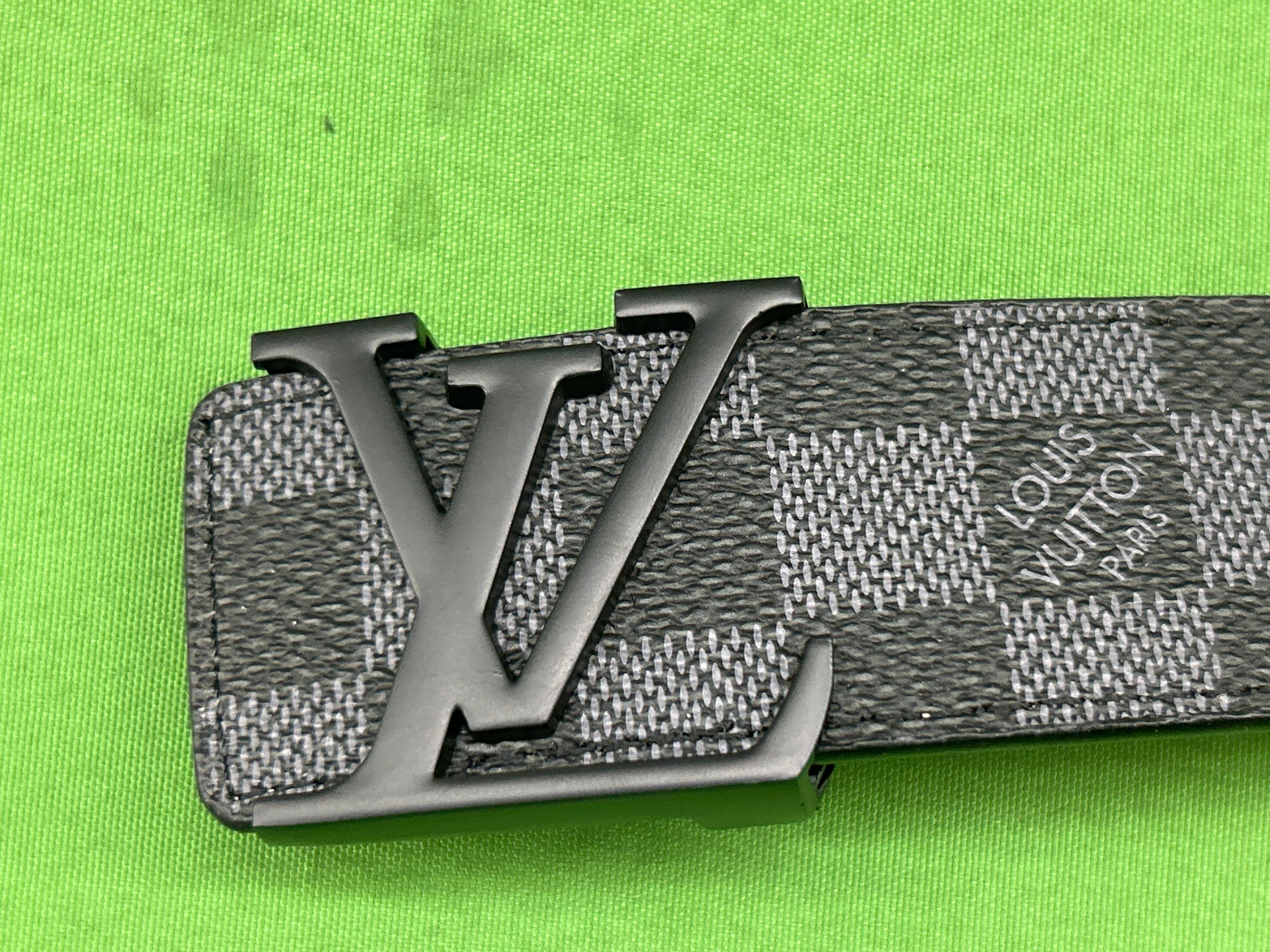 Foto QC 1 de Other V-Letter Buckle Belt Black Checkered