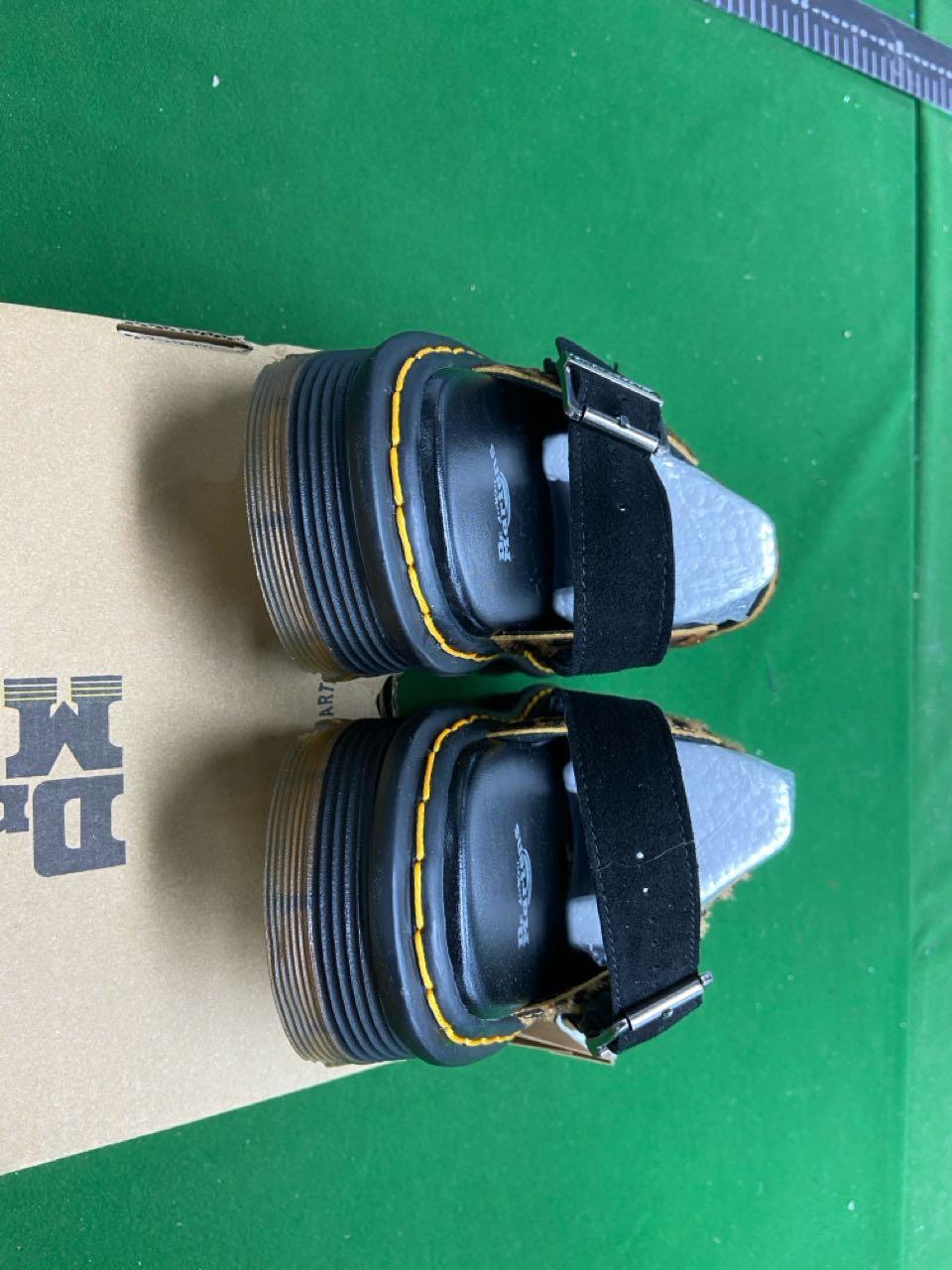 Foto QC 2 de Dr. Martens Jorge Suede Mule
