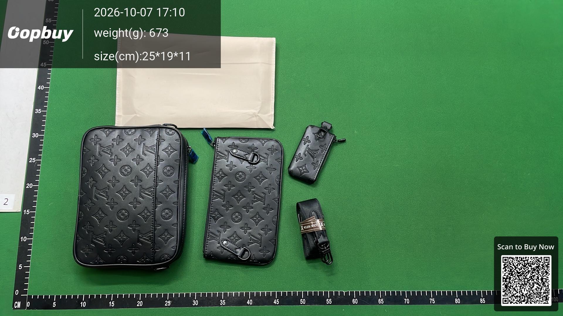Foto QC 3 de Louis Vuitton Trio Messenger Monogram Ink