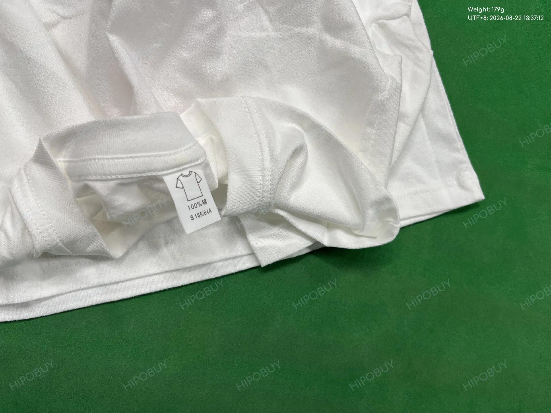 Foto QC 1 de BAPE T-shirt Graffiti Logo White