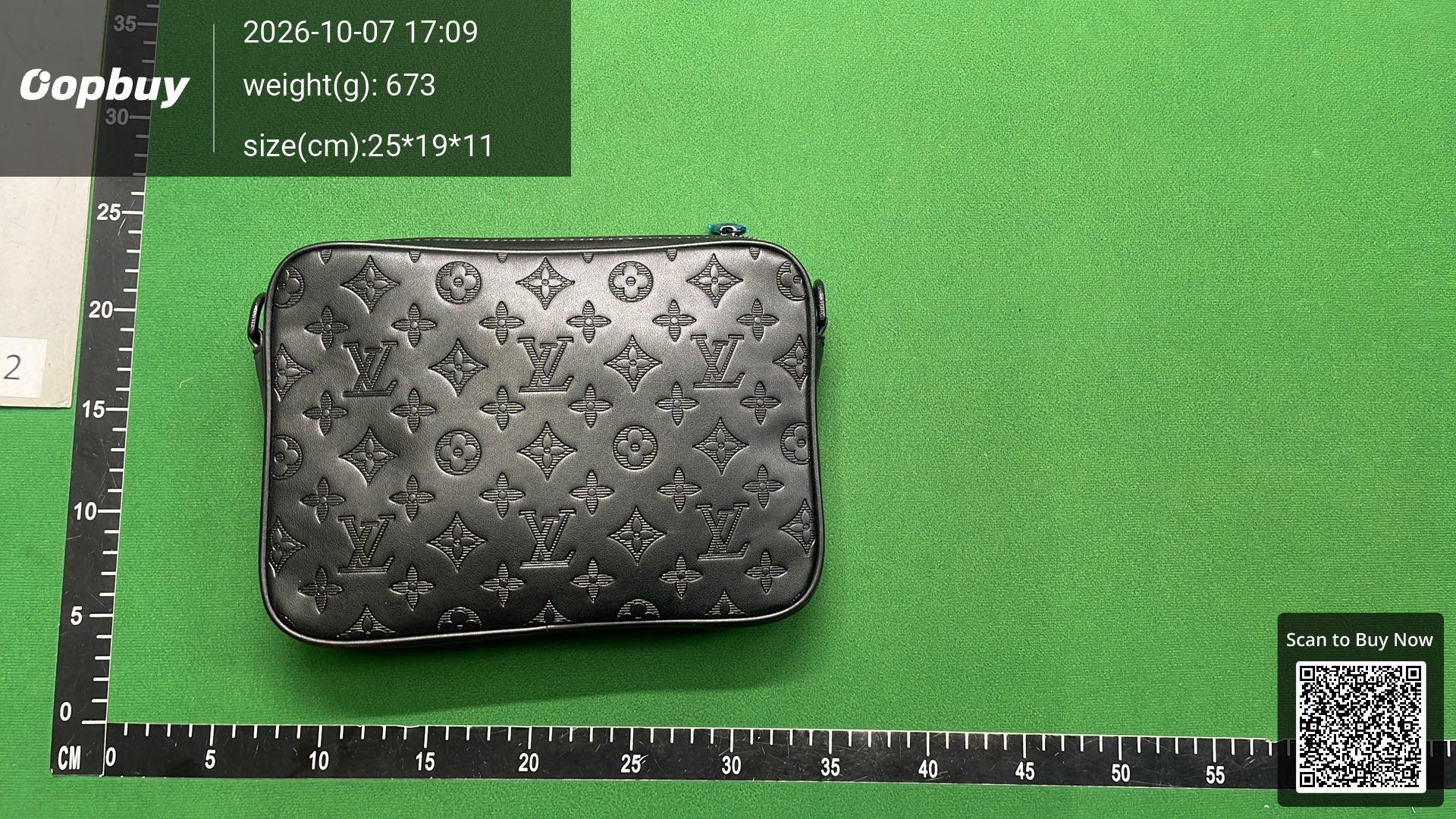 Foto QC 2 de Louis Vuitton Trio Messenger Monogram Ink