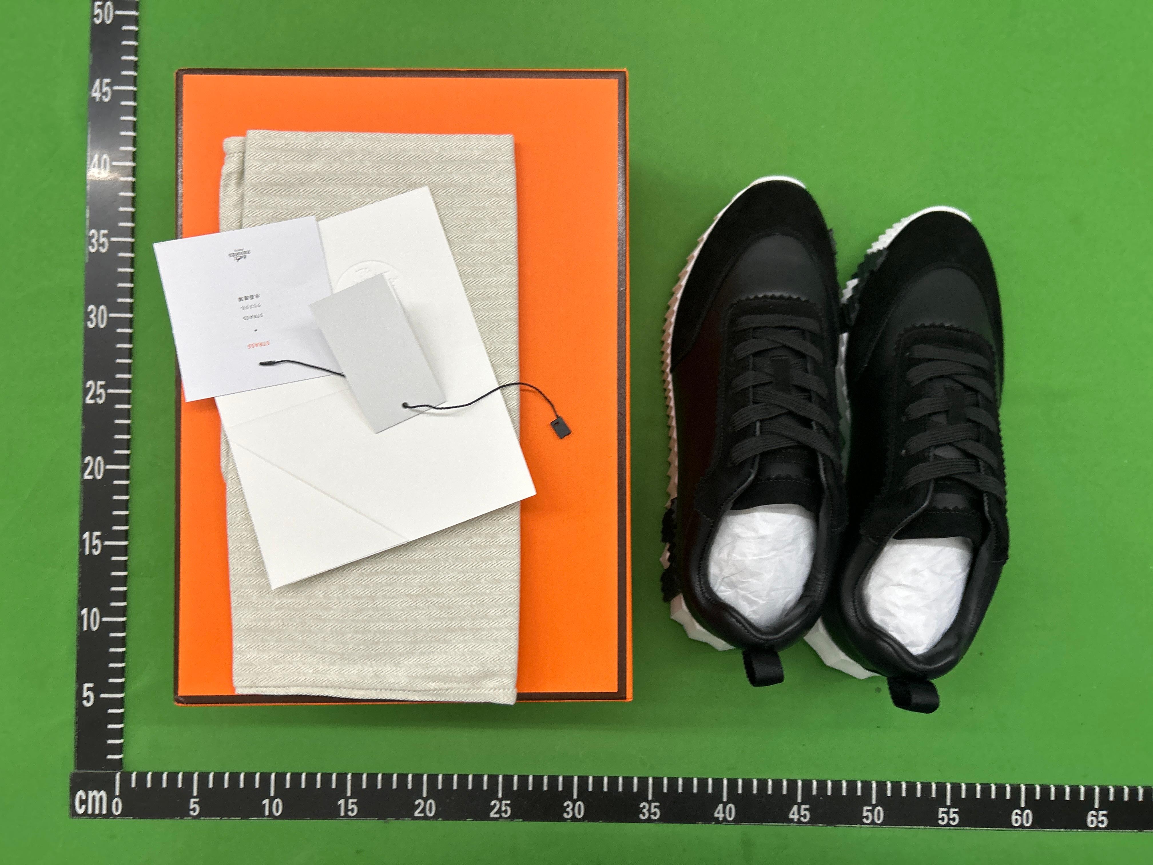 Foto QC 3 de Hermes Bouncing Sneakers Leather Contrast Stitching Black