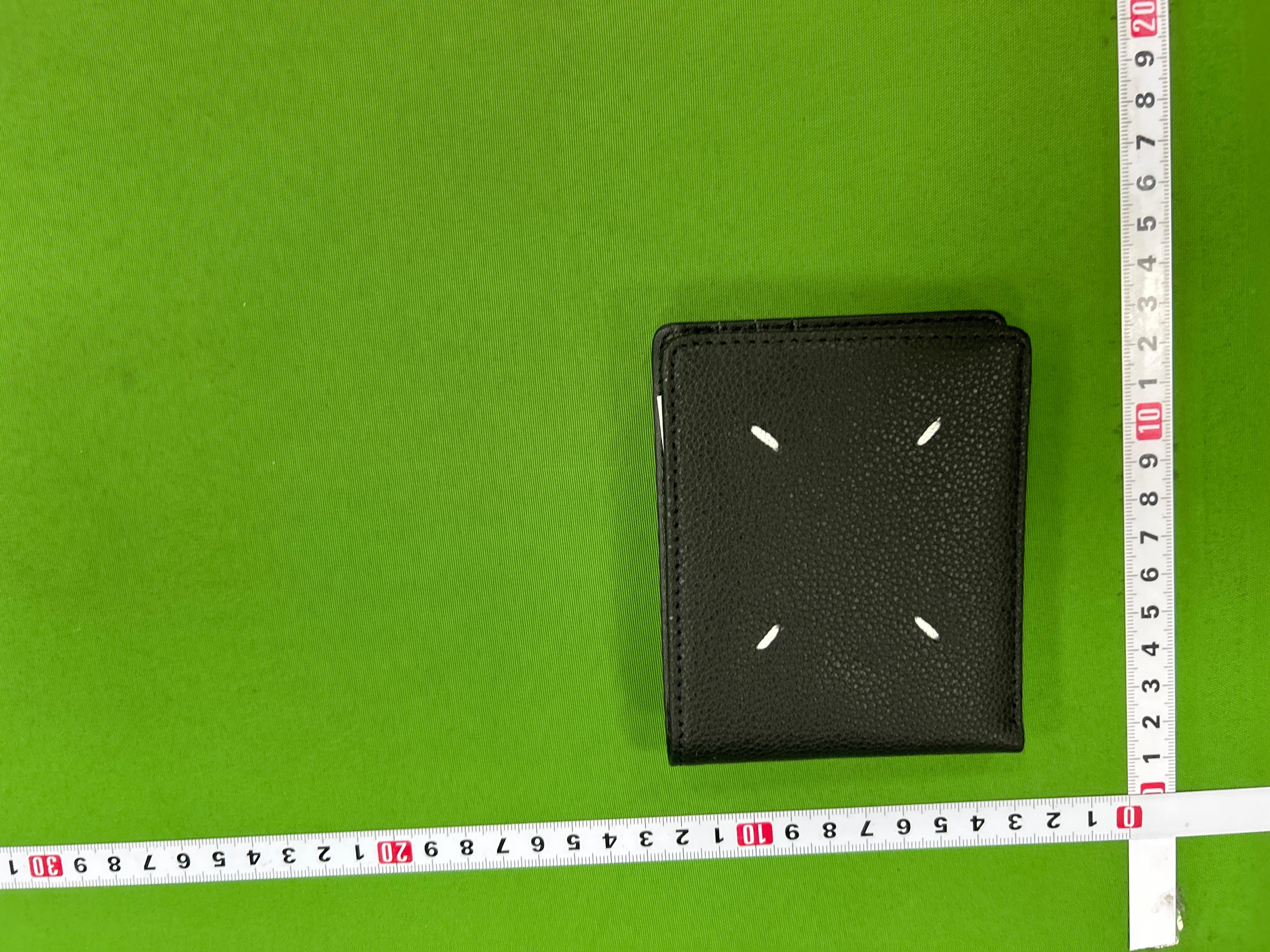 Foto QC 2 de Maison Margiela Four-Stitch Bifold Wallet Leather Black