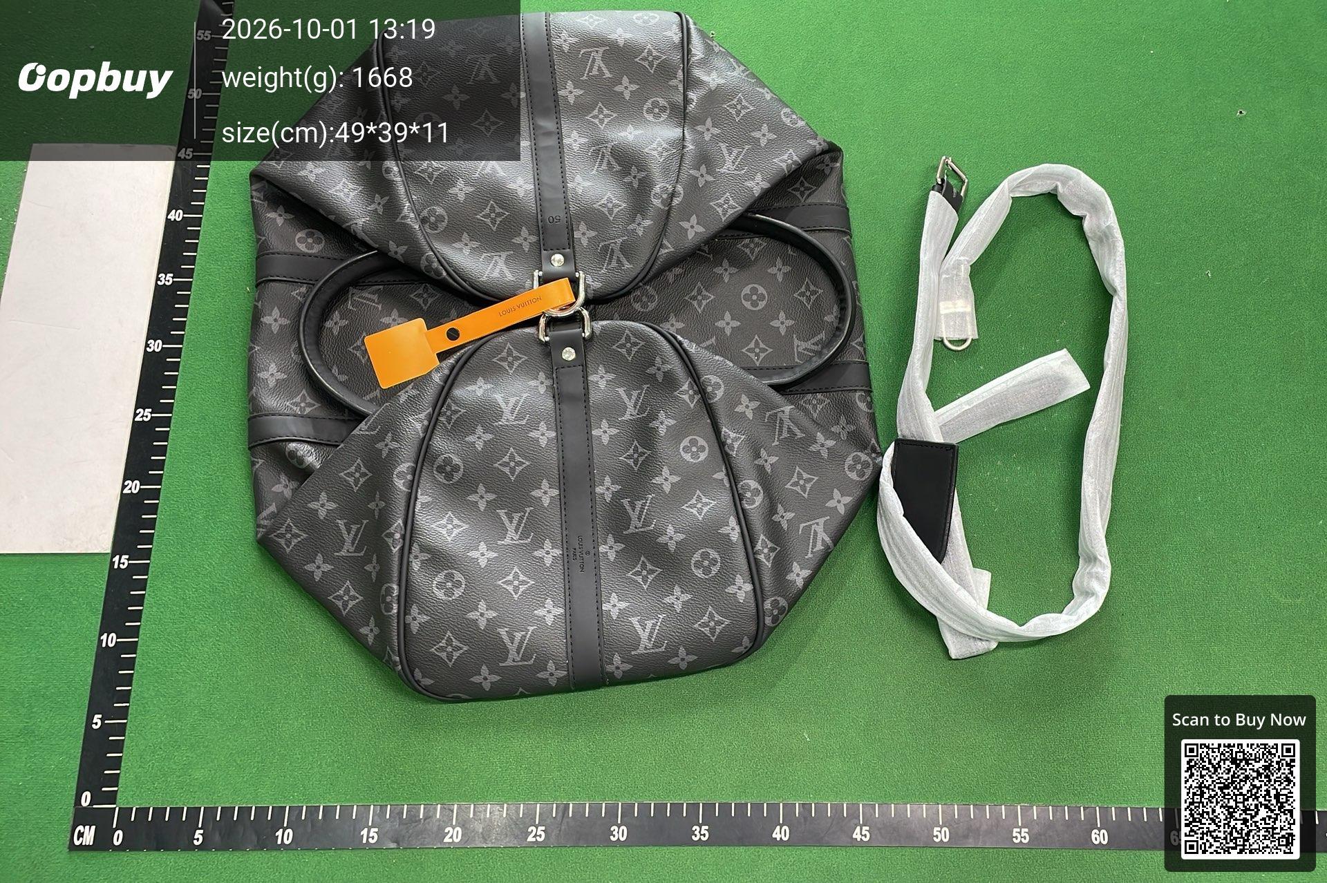 Foto QC 3 de Louis Vuitton Trio Messenger Monogram Eclipse Canvas