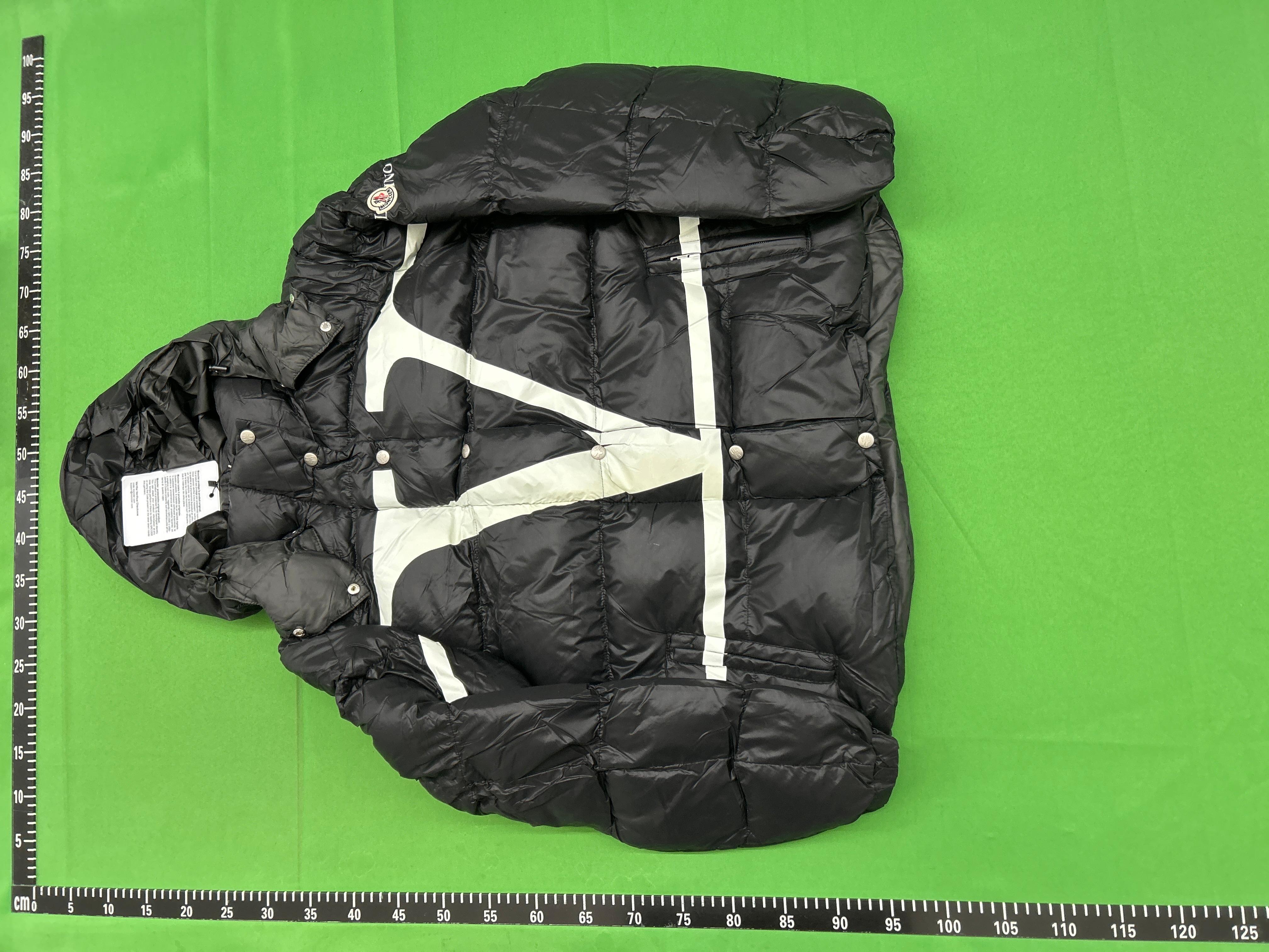 Foto QC 4 de Valentino Moncler VLogo Puffer Jacket Down Black White