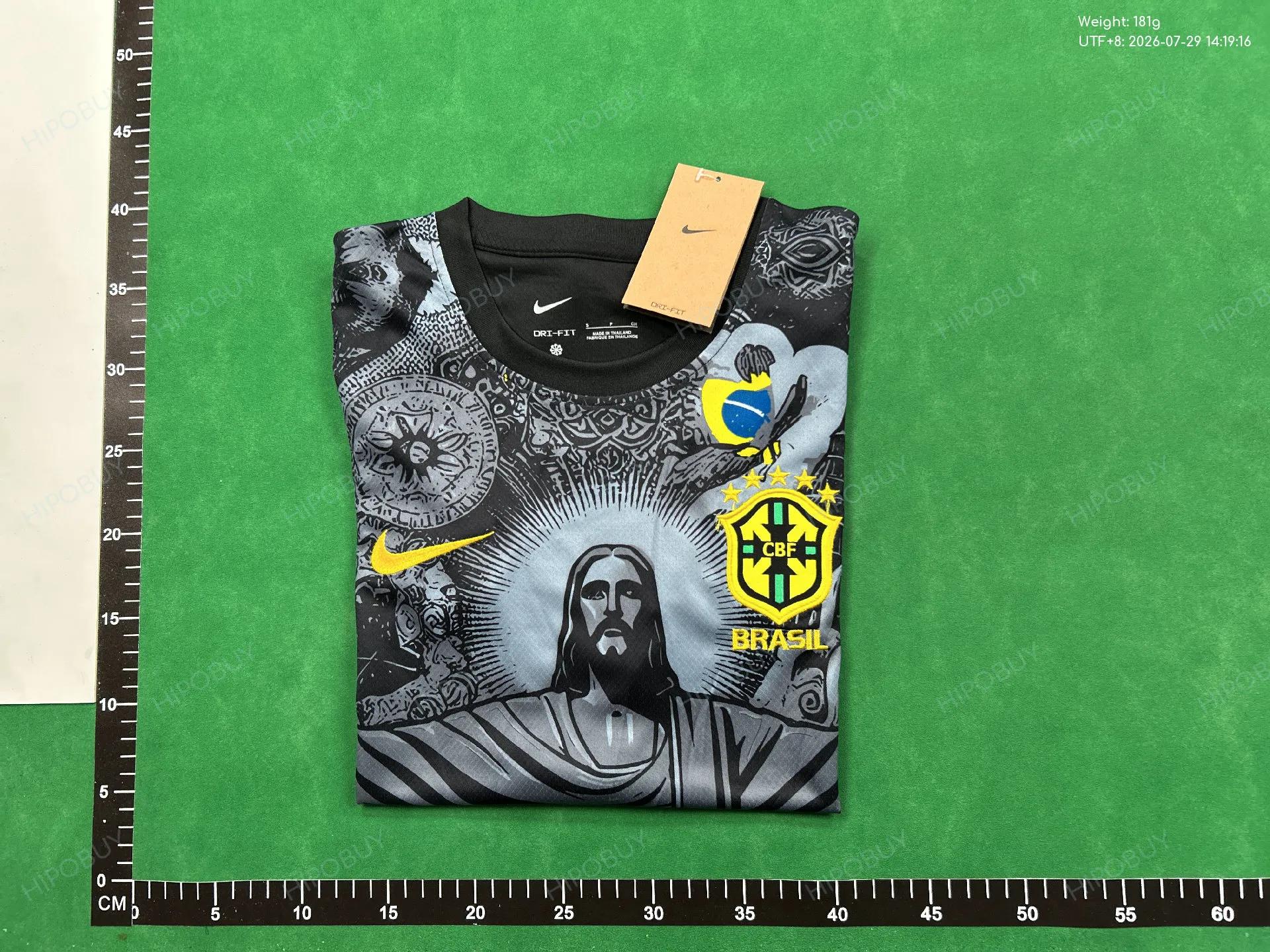 Foto QC 4 de Nike x Brasil 2023/24 Christ the Redeemer Graphic Jersey Black/Multicolor