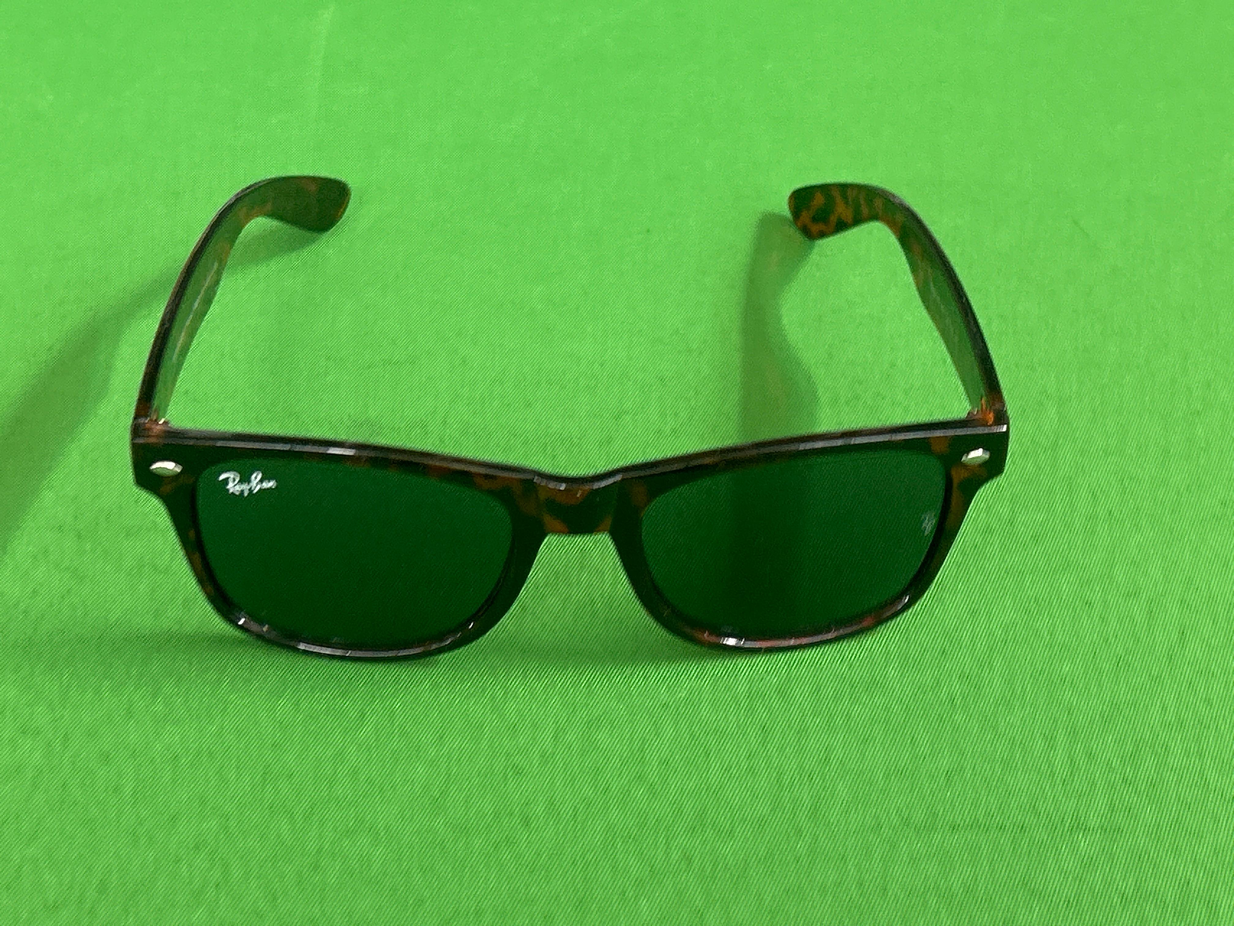 Foto QC 3 de Ray-Ban Wayfarer Acetate Sunglasses Black Green (RB2140 901)