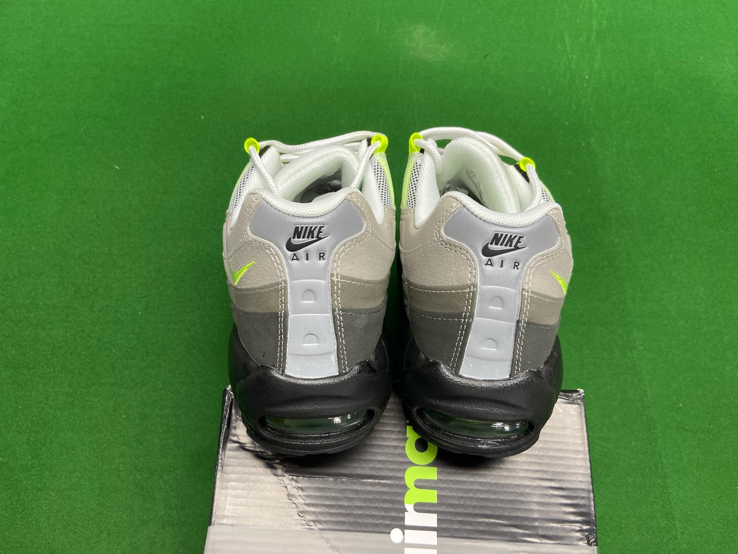 Foto QC 2 de Nike Air Max 95 SE Moving Company Hemp Stadium Green DV2621-200