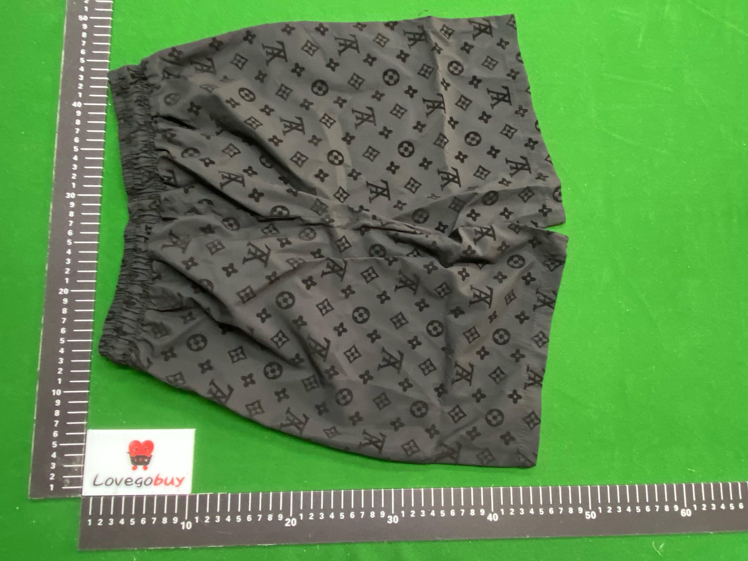 Foto QC 2 de Versace Shorts Medusa Greca Print Black
