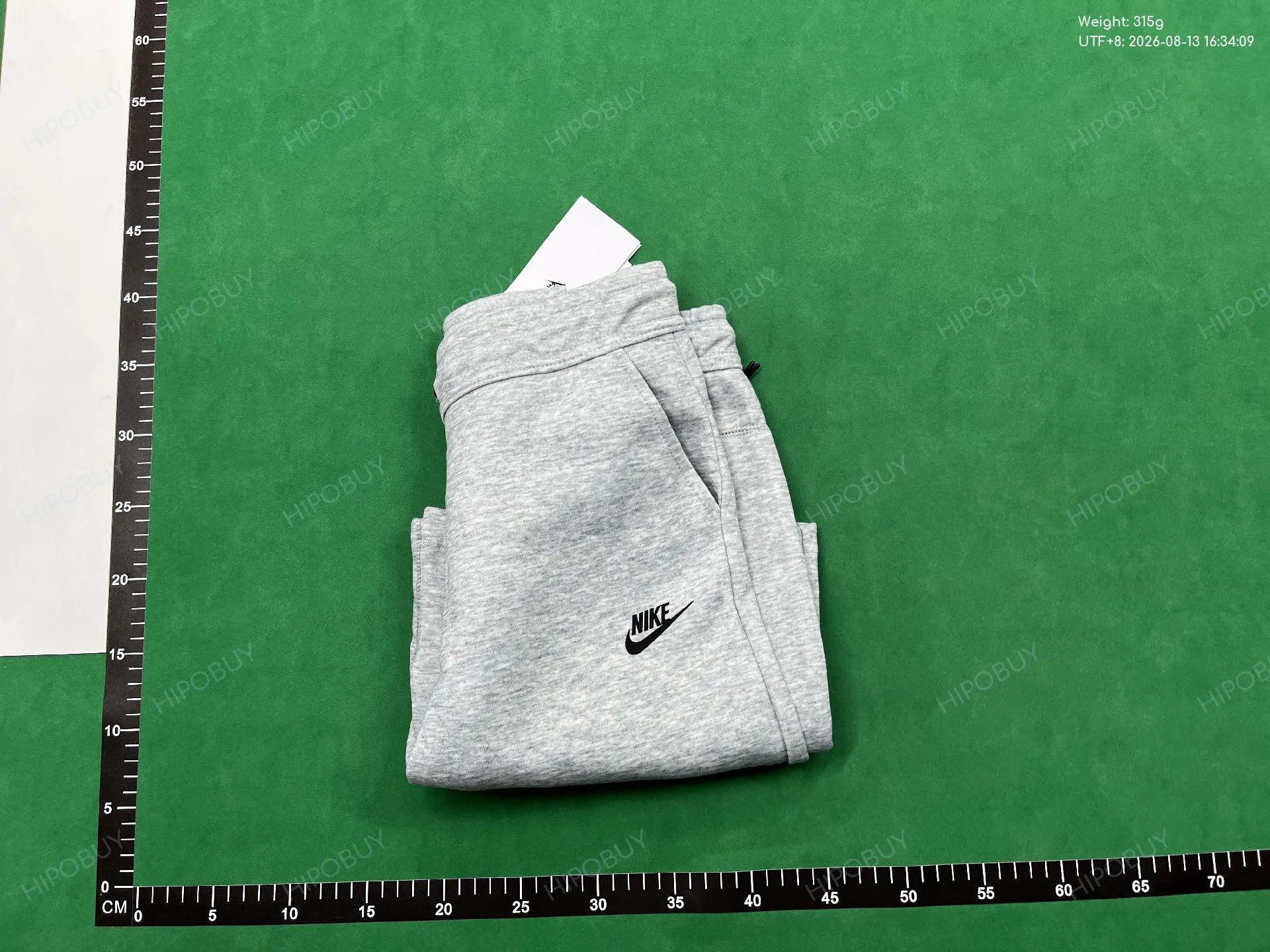 Foto QC 8 de Nike Tech Fleece Shorts Grey