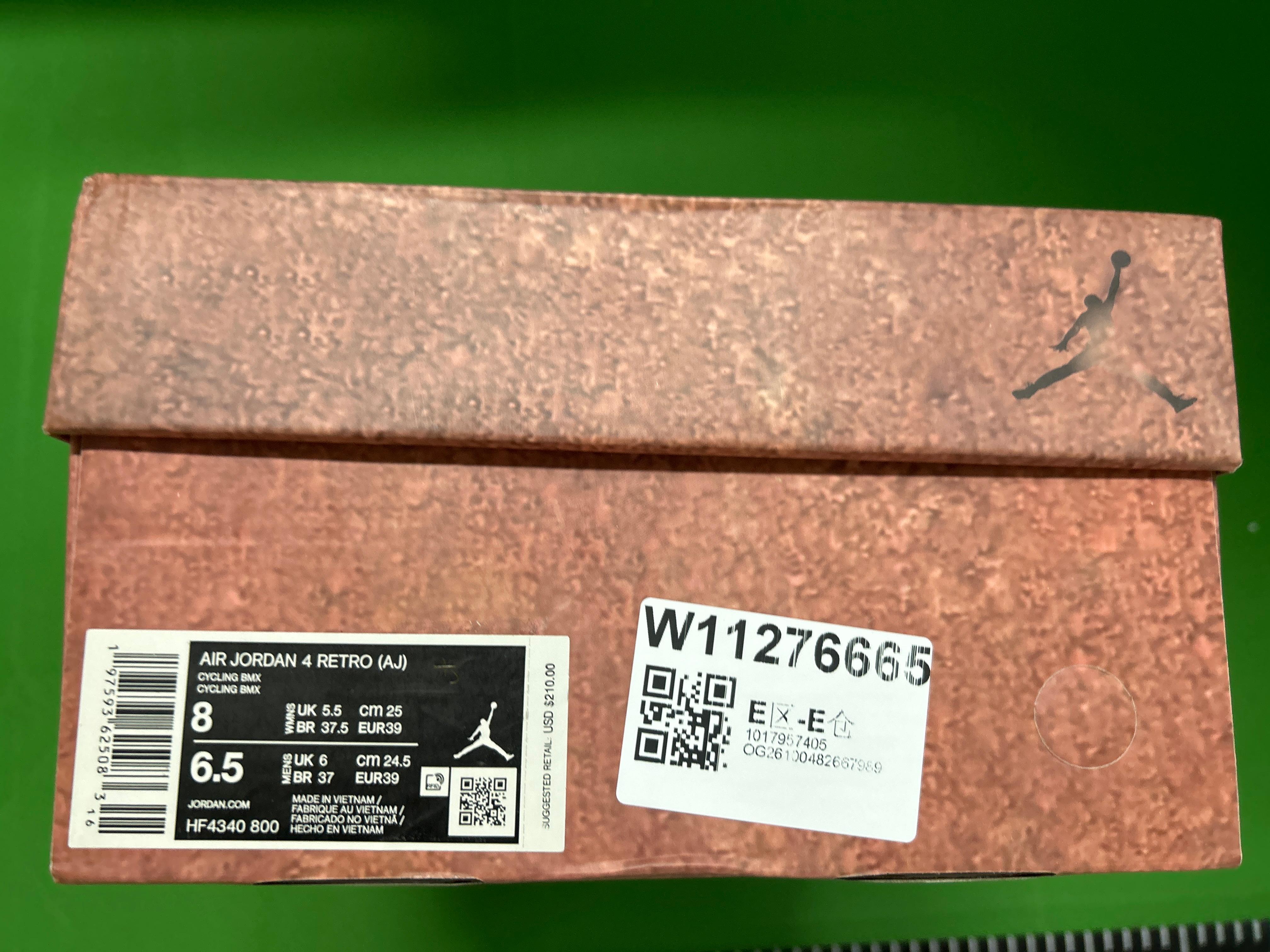 Foto QC 7 de Jordan 4 Retro KAWS Cool Grey 930155-003
