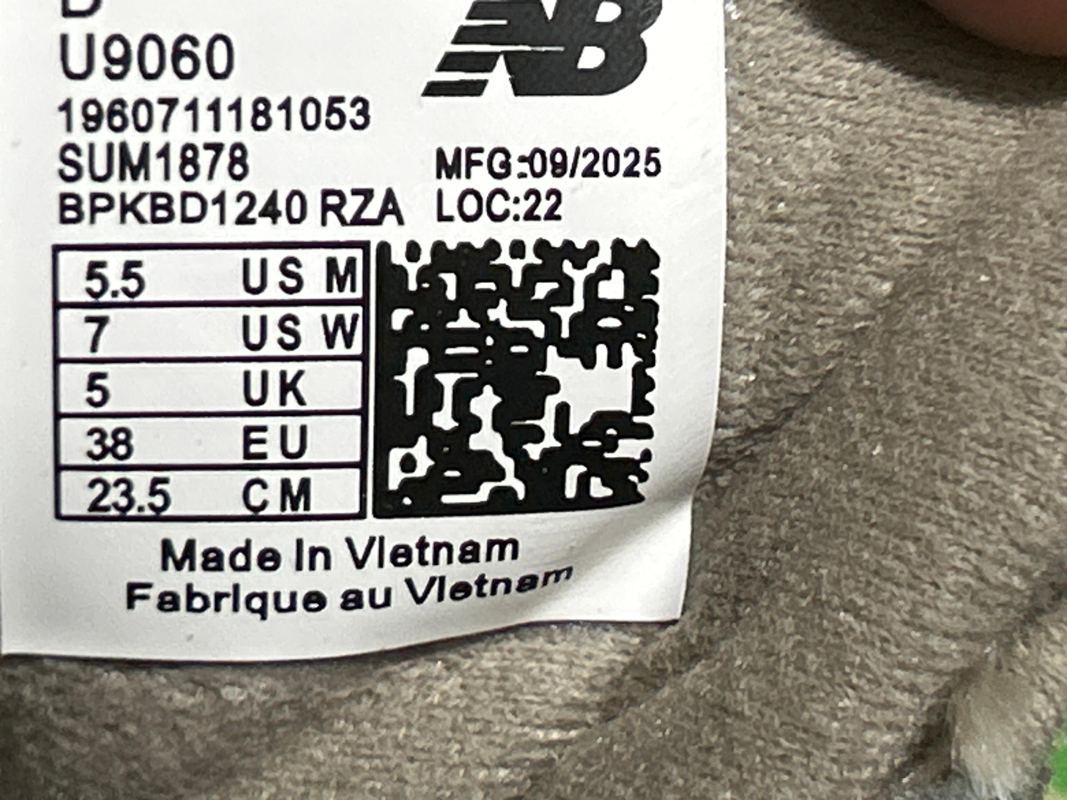 Foto QC 7 de New Balance 9060 Bricks & Wood Nothing Changed but the Address U9060BW1