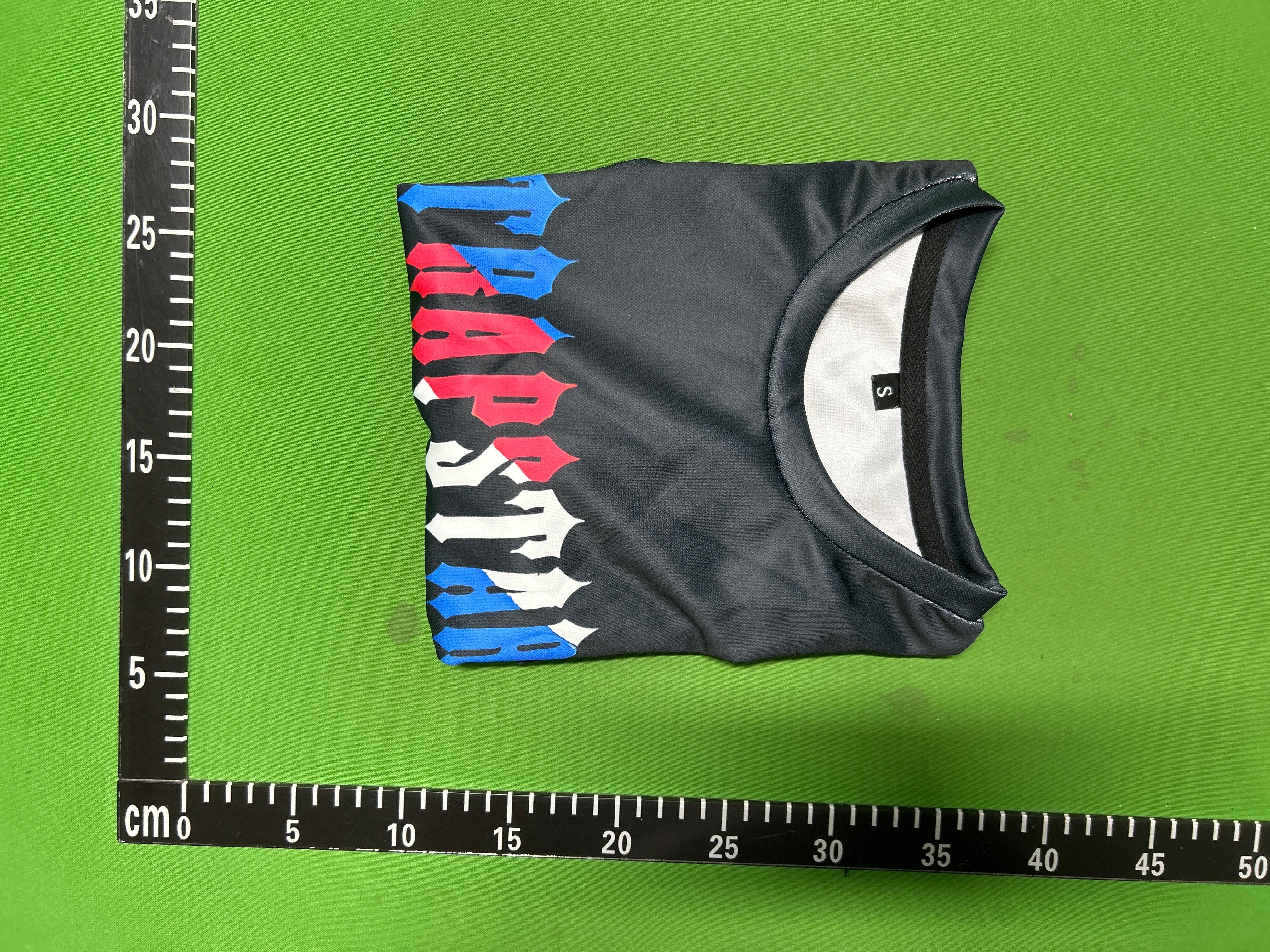 Foto QC 1 de Trapstar Chapter 16 2026 Jersey Black