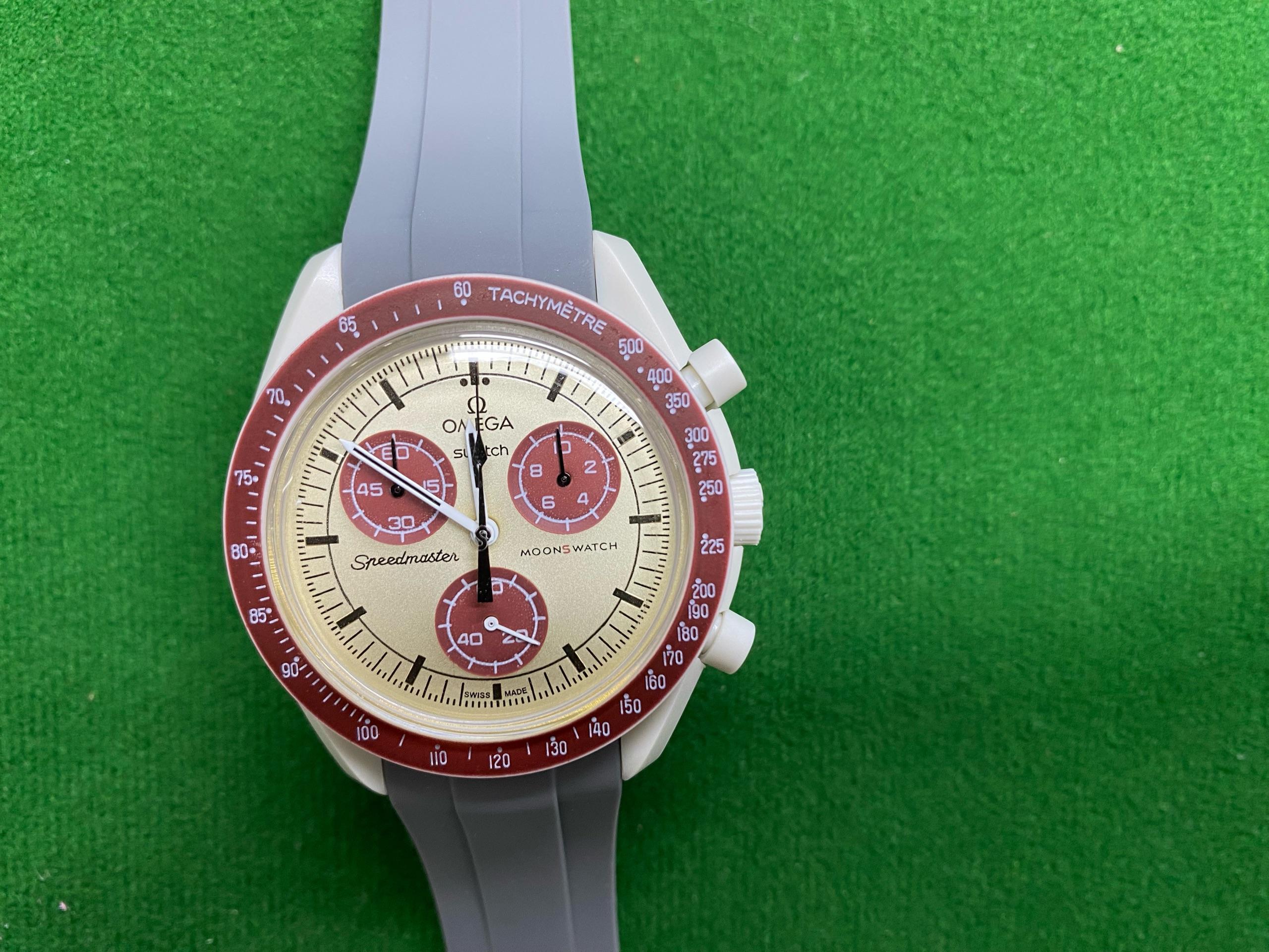 Foto QC 1 de Omega x Swatch Bioceramic MoonSwatch Mission to the Moon SO33M100