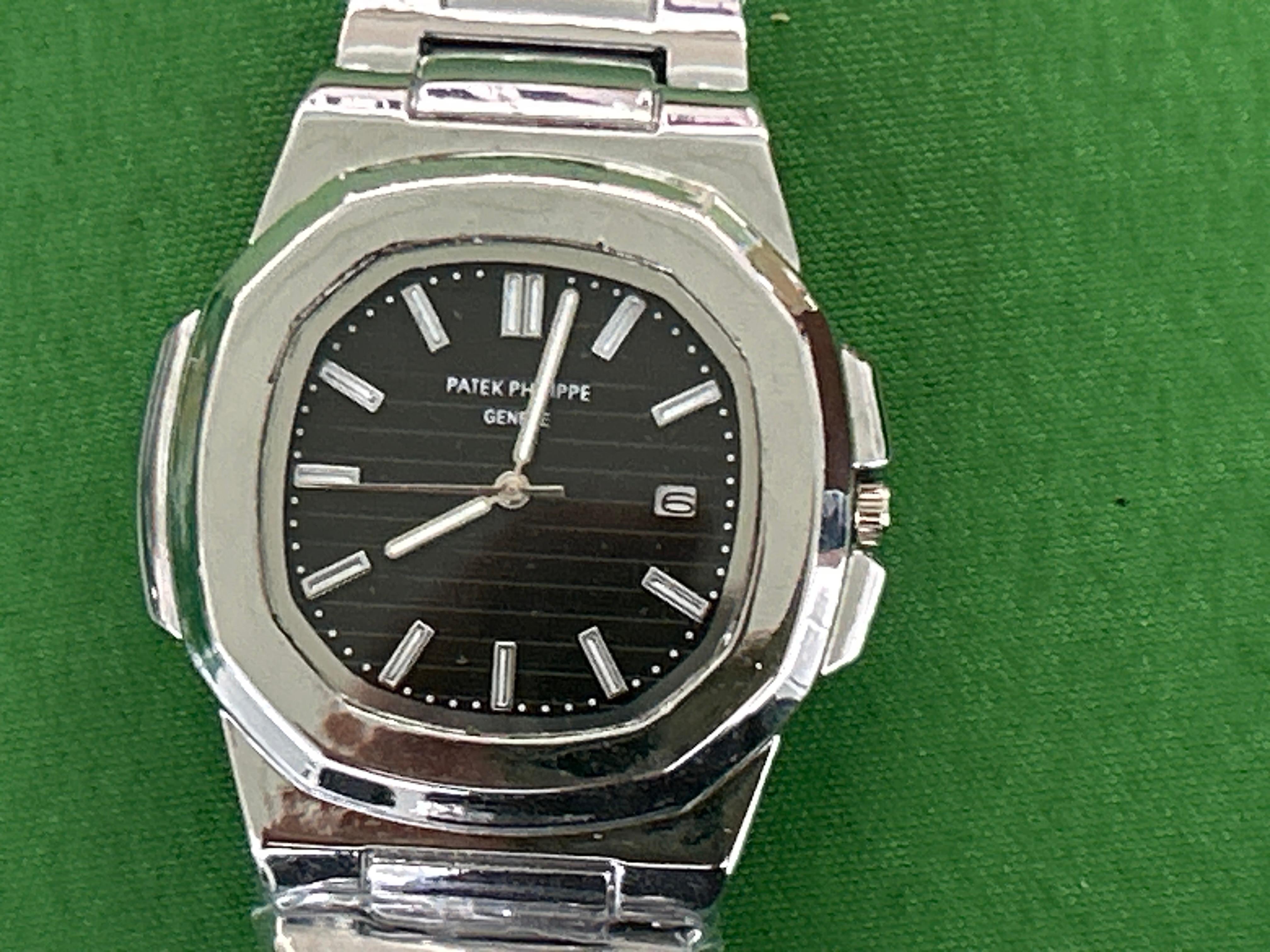 Foto QC 3 de Rolex Oyster Perpetual Land-Dweller 127336