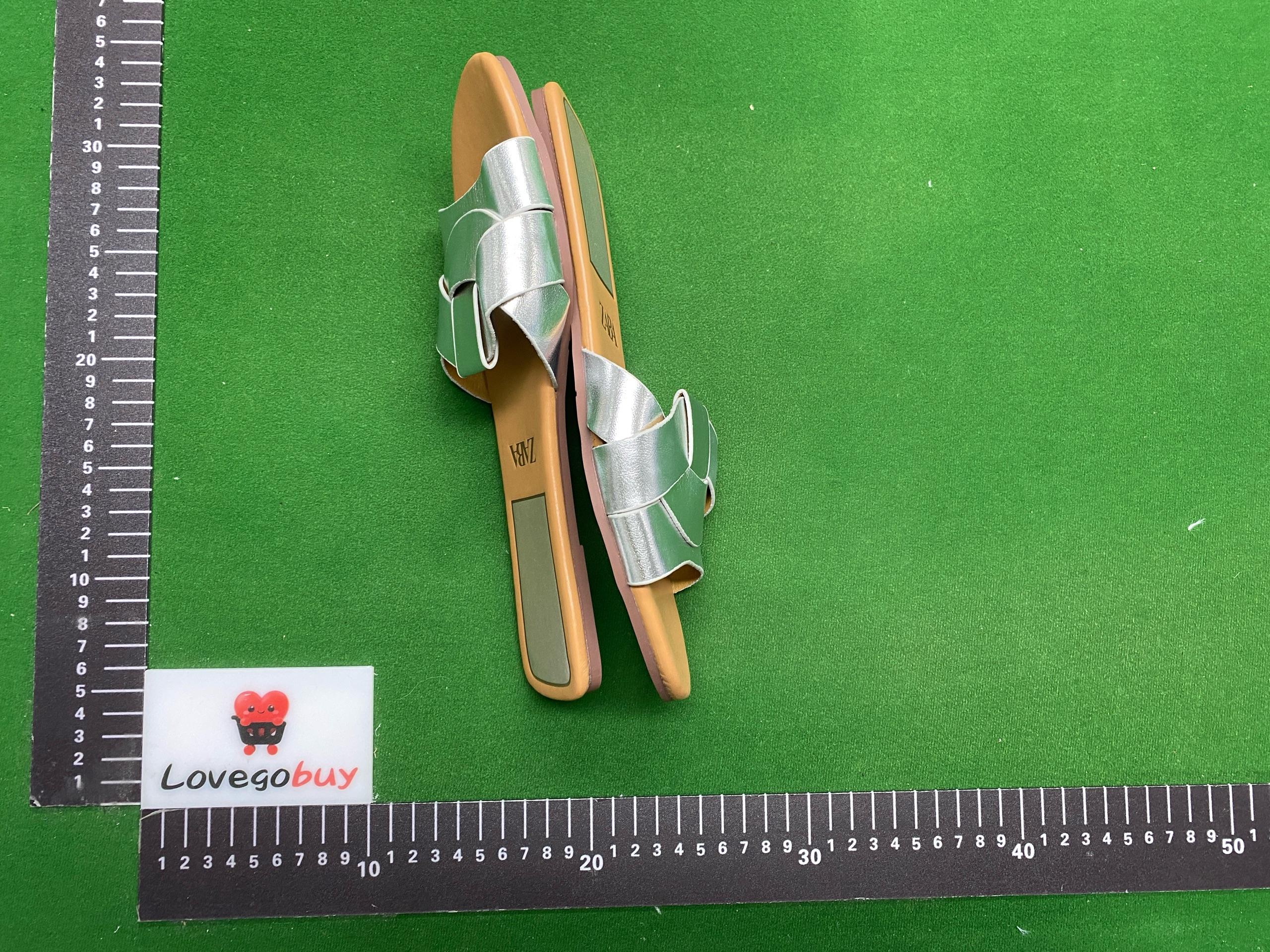 Foto QC 1 de Zara Cross Strap Slide Flat Gold