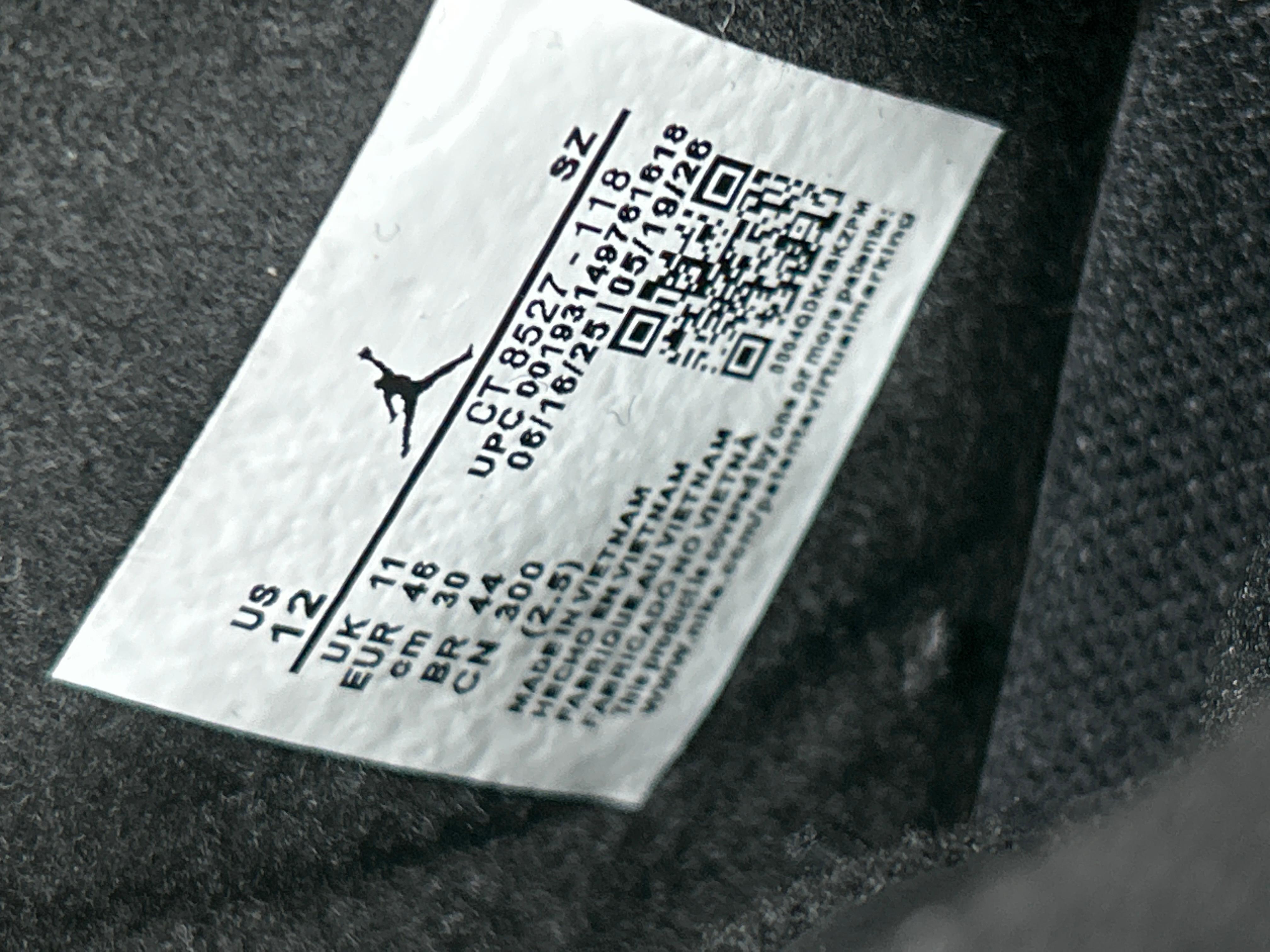 Foto QC 8 de Jordan 4 Retro KAWS Cool Grey 930155-003