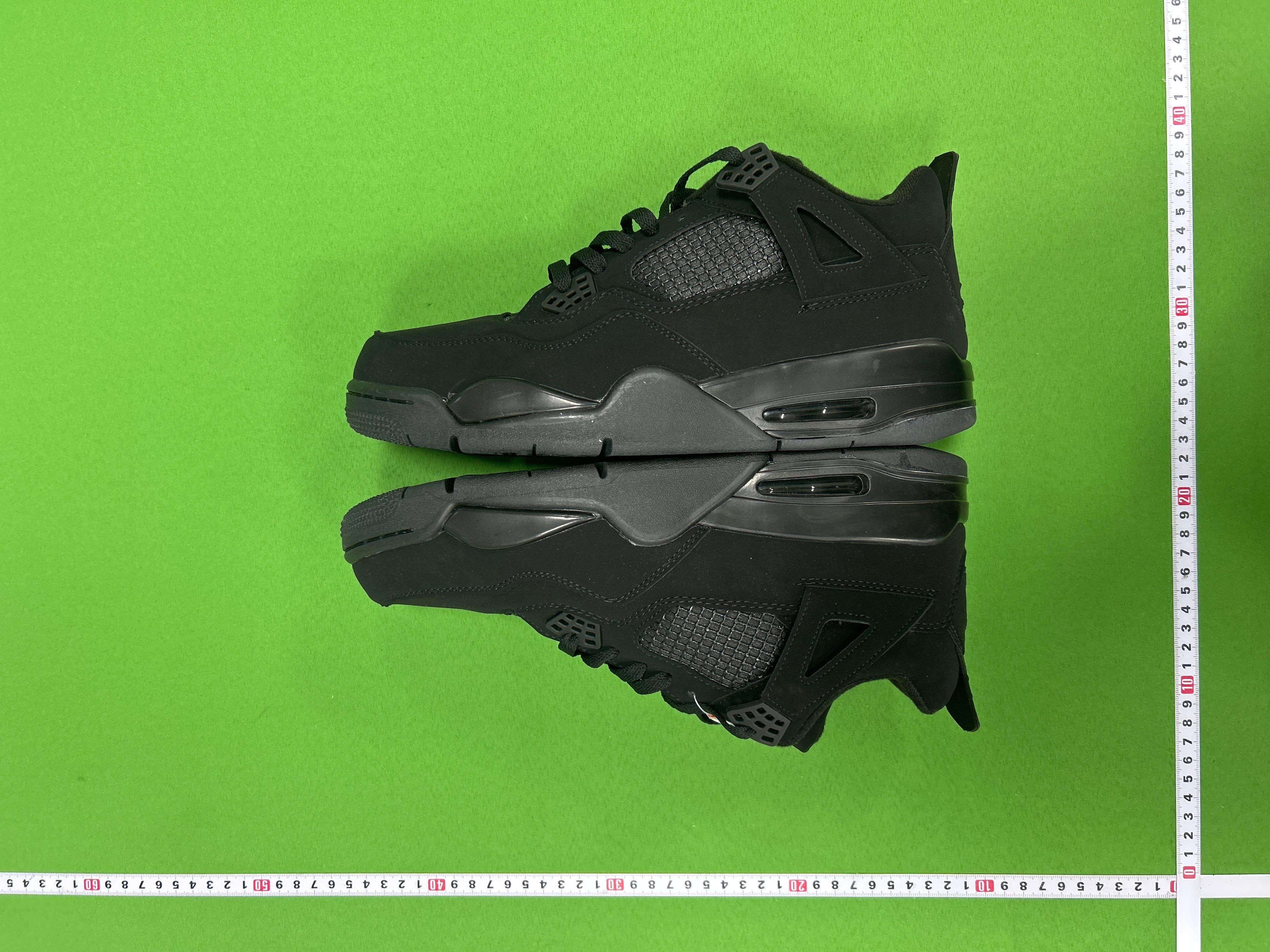 Foto QC 4 de Jordan 4 Retro KAWS Cool Grey 930155-003
