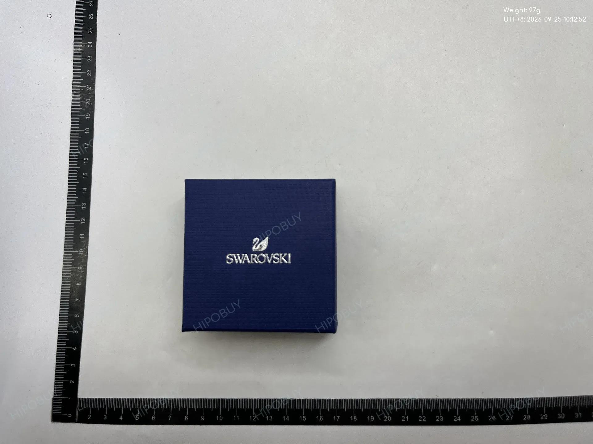 Foto QC 1 de Swarovski Una Angelic Stud Earrings Rhodium Plated Crystal White