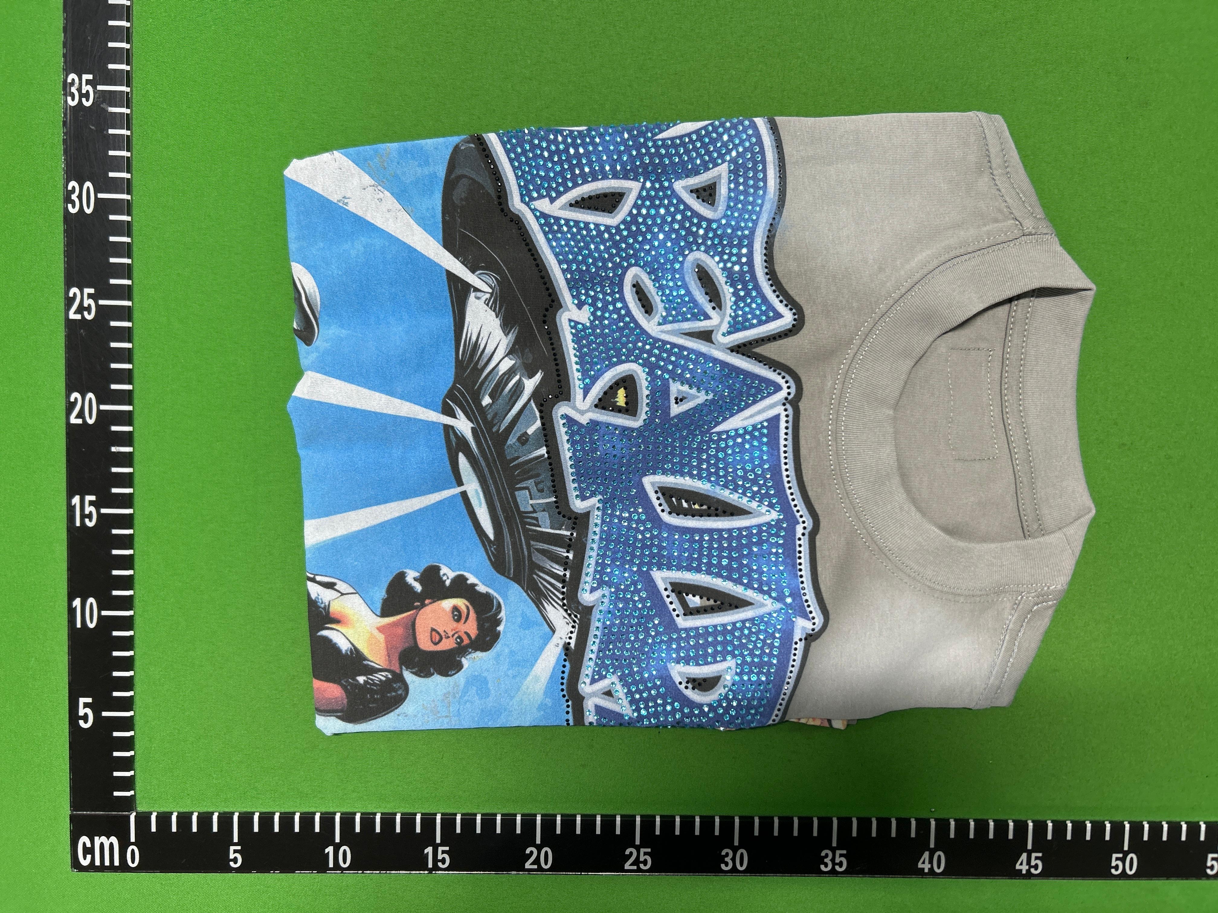 Foto QC 5 de VARE ALL DAY Sci-Fi Graphic Rhinestone T-shirt Grey