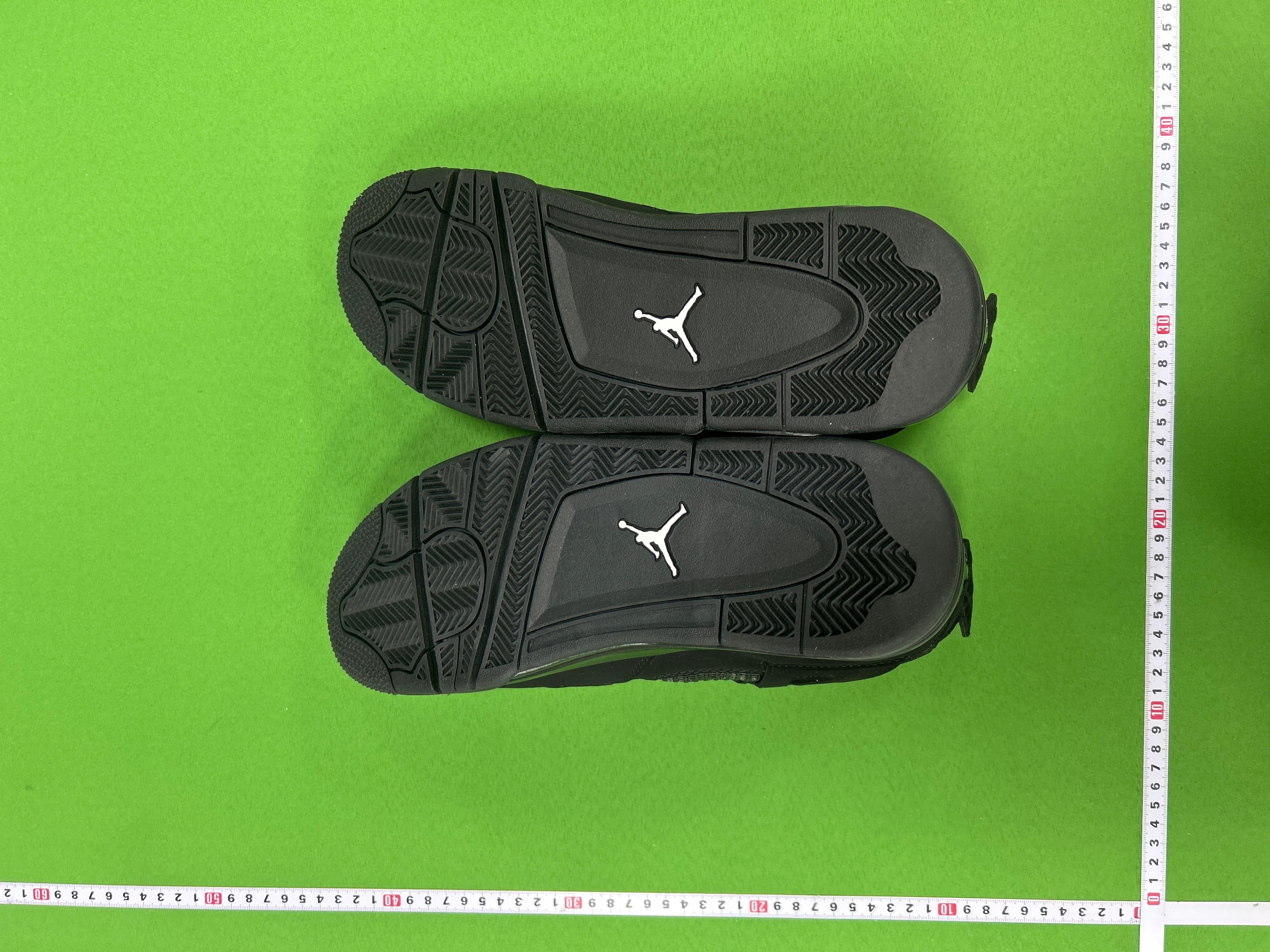 Foto QC 6 de Jordan 4 Retro KAWS Cool Grey 930155-003