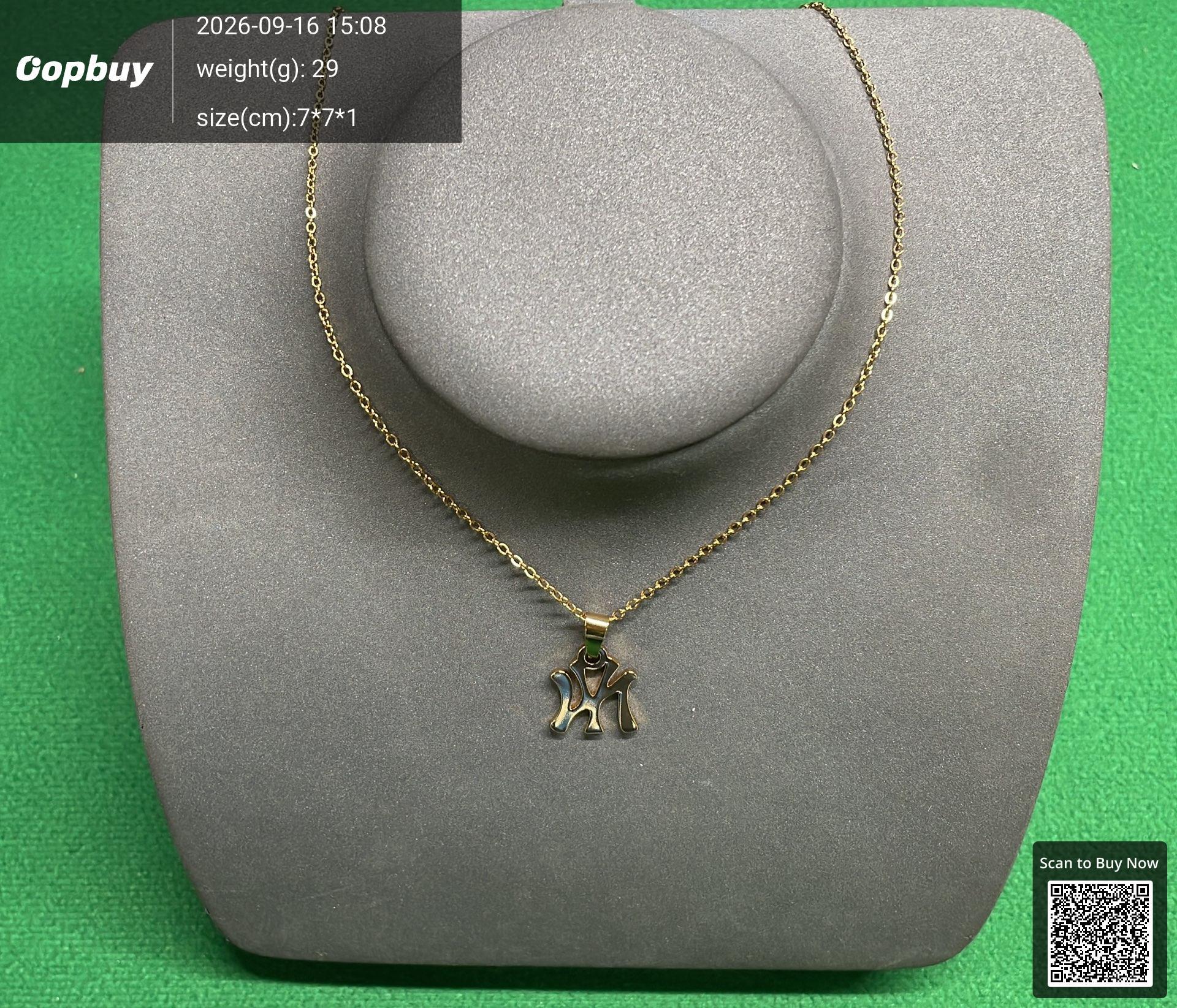 Foto QC 7 de New York Yankees Necklace Stainless Steel Gold
