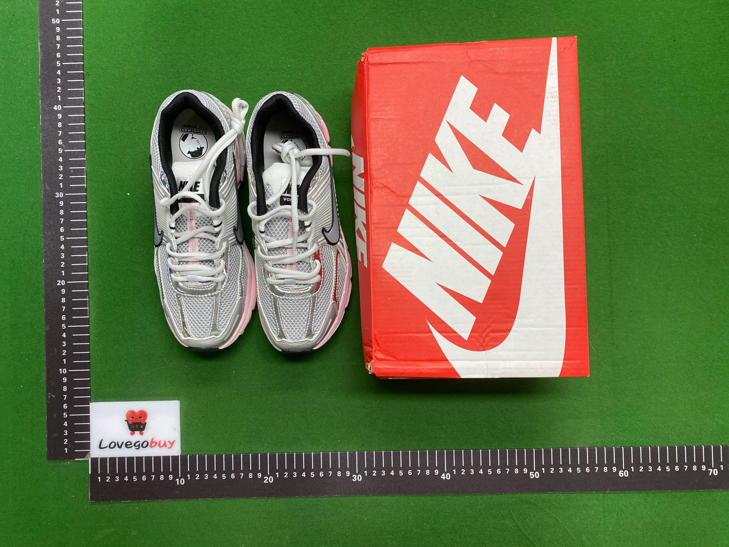 Foto QC 3 de Nike Zoom Vomero 5 SP White Metallic Silver FJ1910-100