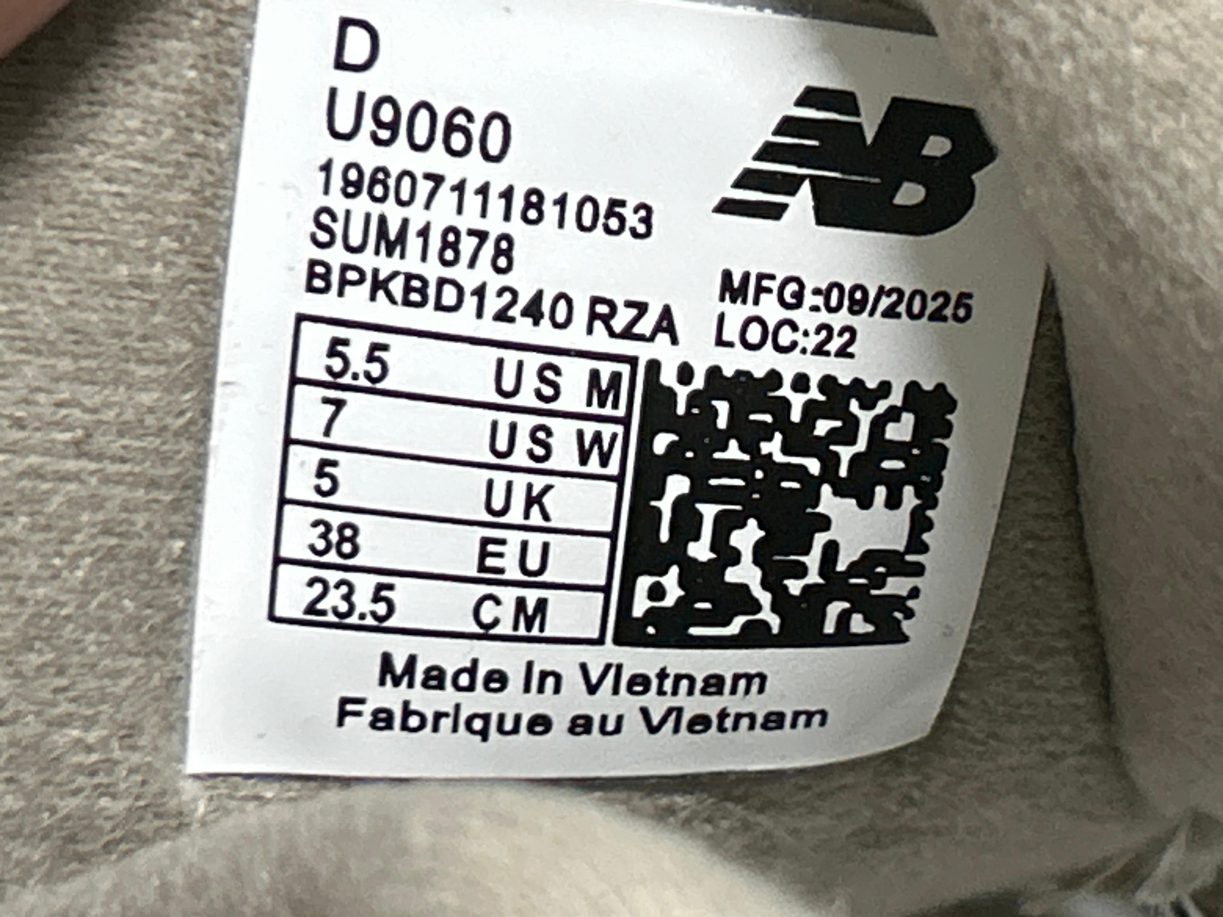 Foto QC 8 de New Balance 9060 Bricks & Wood Nothing Changed but the Address U9060BW1