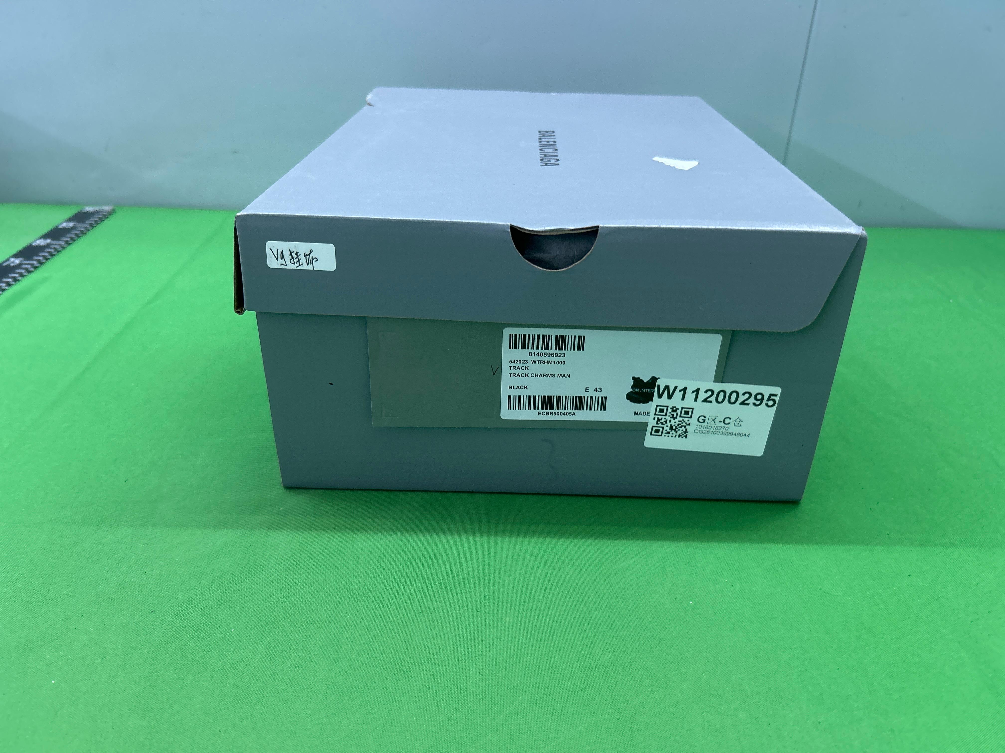Foto QC 7 de Balenciaga Track Mesh and Nylon Clear Sole Dark Grey 542023 W3FE3 1250