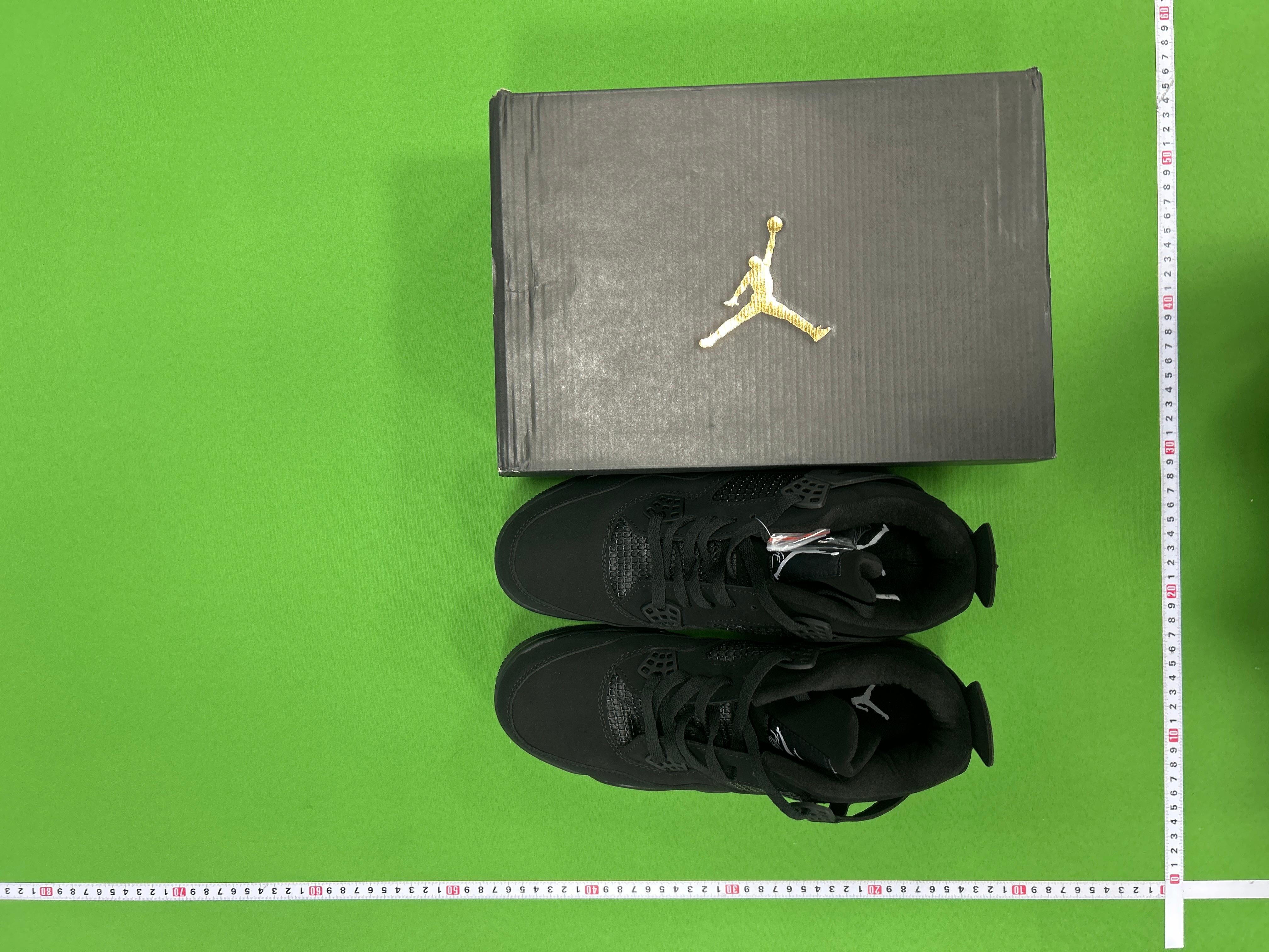 Foto QC 2 de Jordan 4 Retro KAWS Cool Grey 930155-003