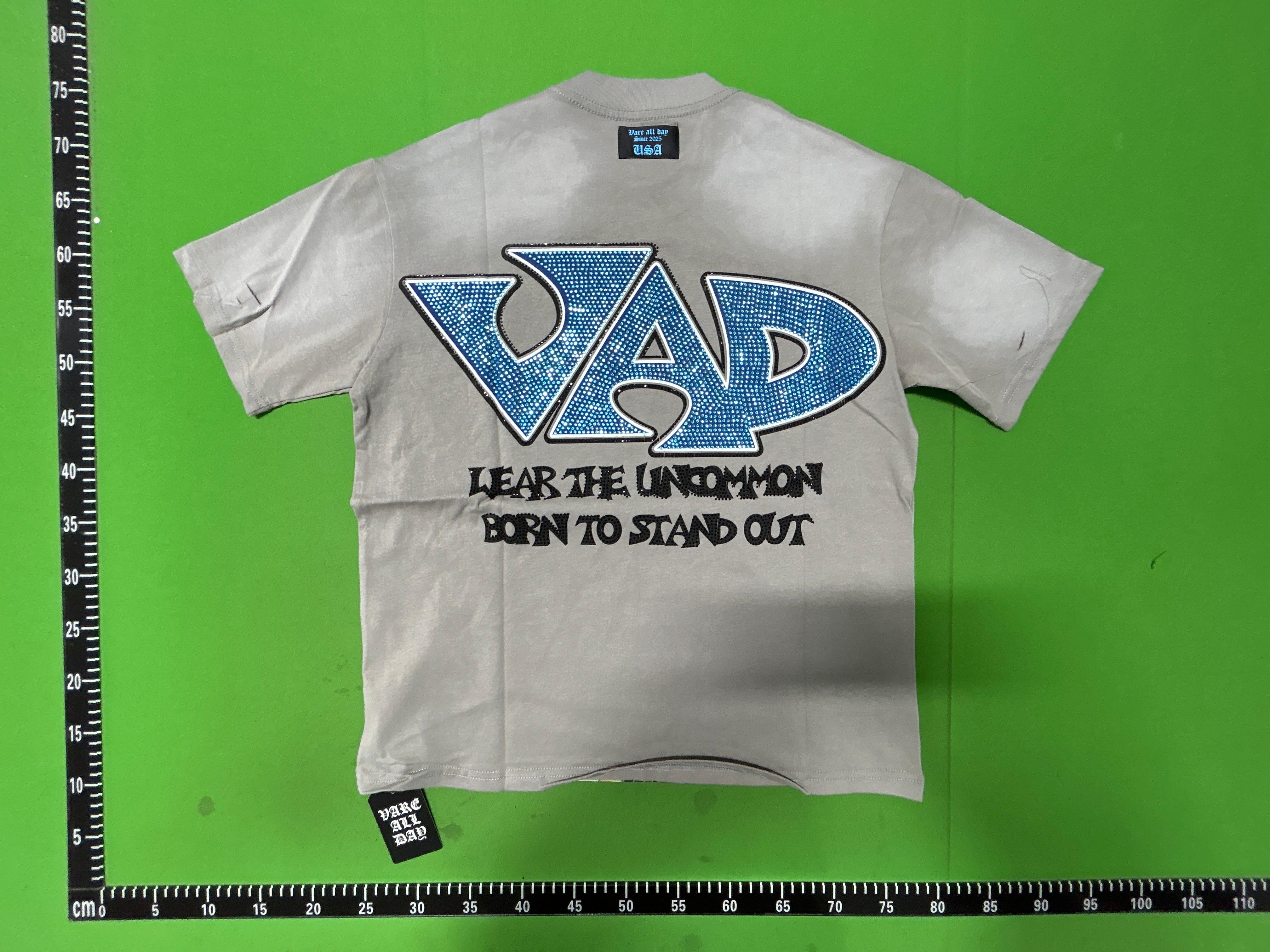 Foto QC 8 de VARE ALL DAY Sci-Fi Graphic Rhinestone T-shirt Grey