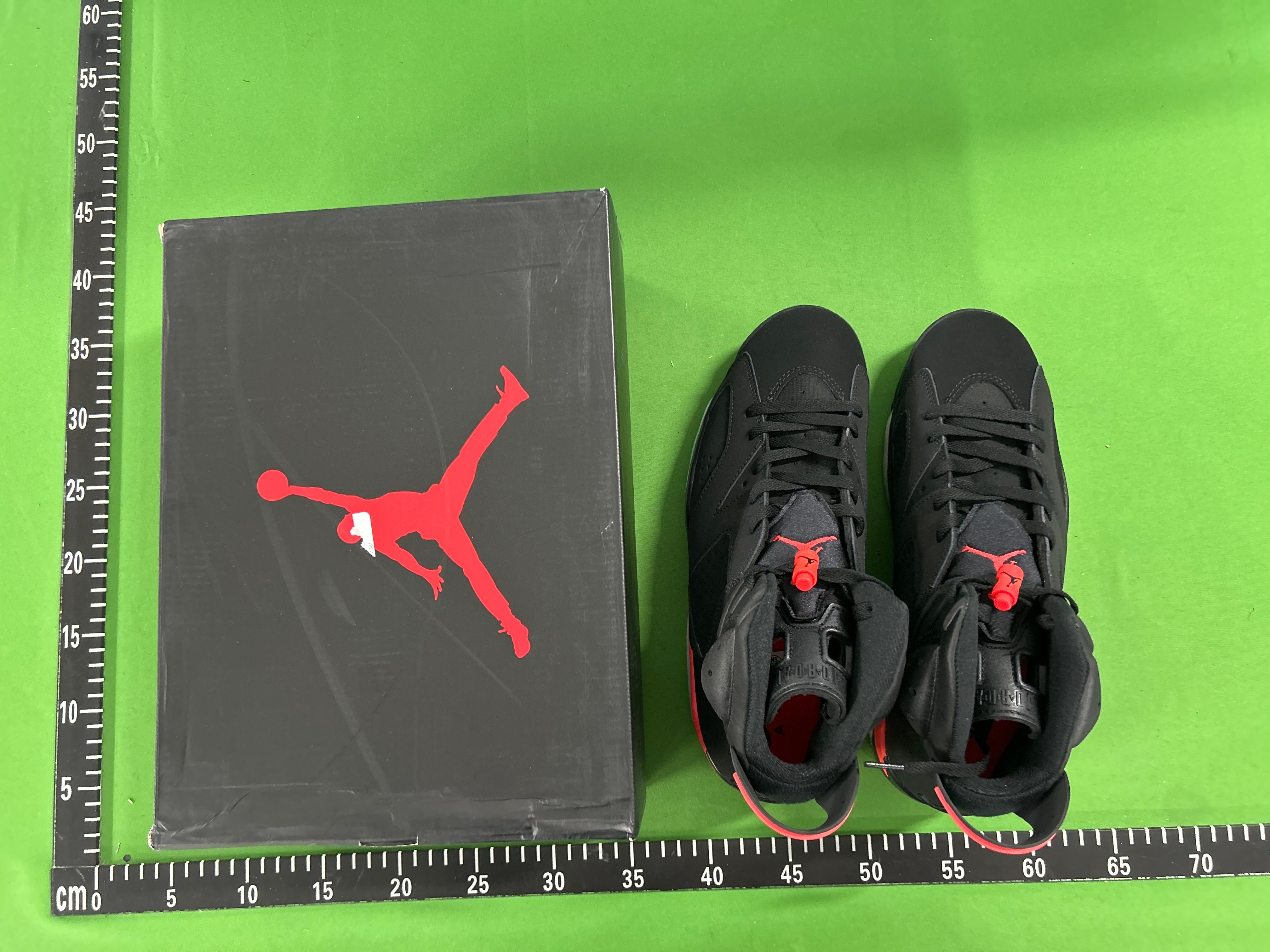 Foto QC 8 de Jordan 6 Retro Reverse Oreo CT8529-112