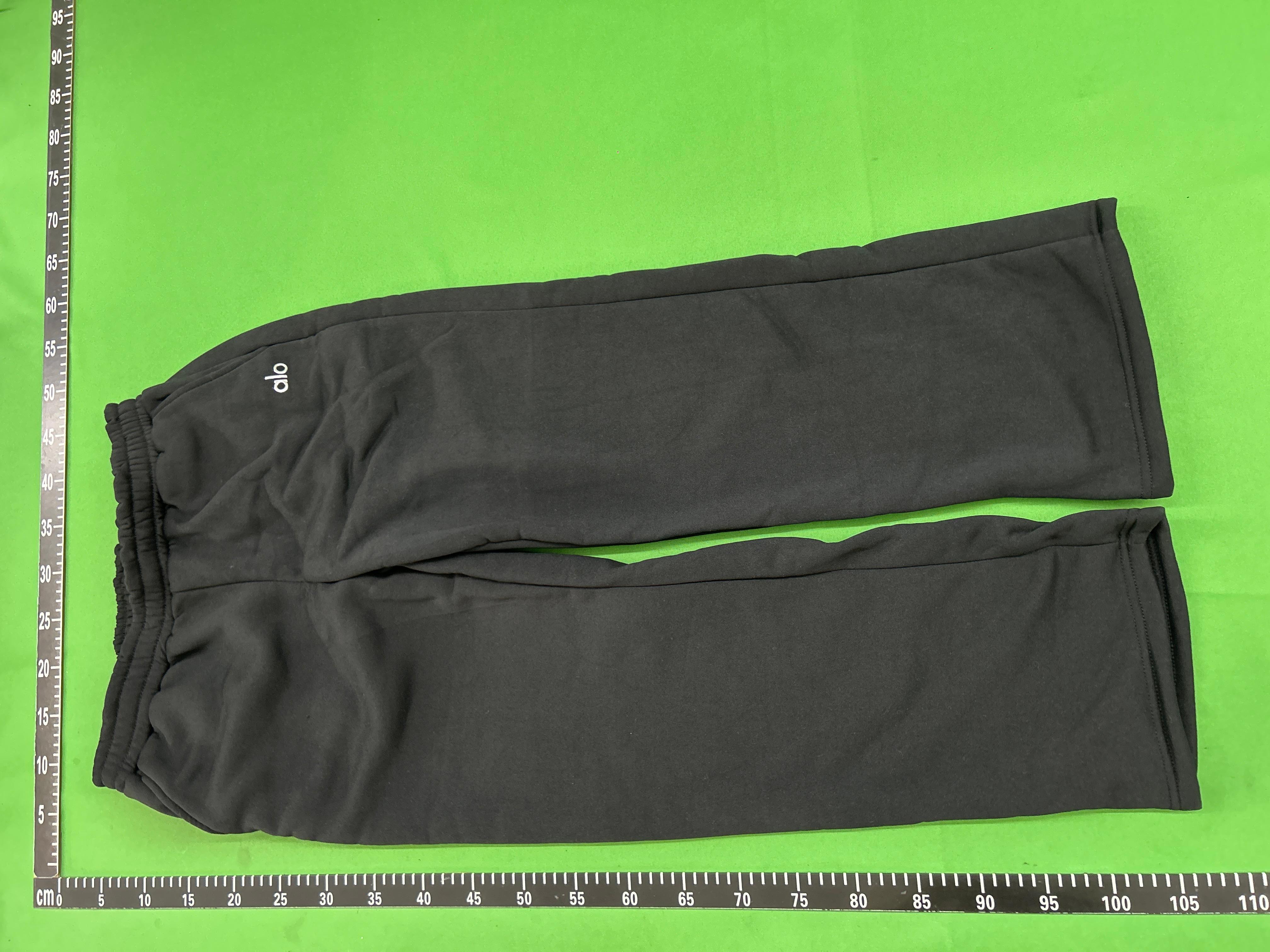 Foto QC 2 de Alo Yoga Accolade Hooded Sweater Black