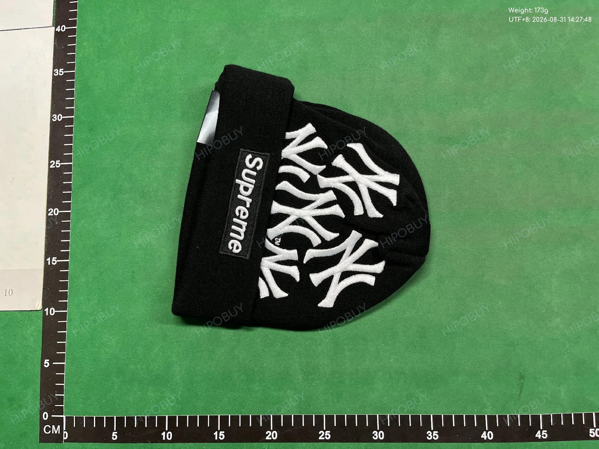 Foto QC 7 de Supreme New Era New York Yankees Box Logo Beanie Black