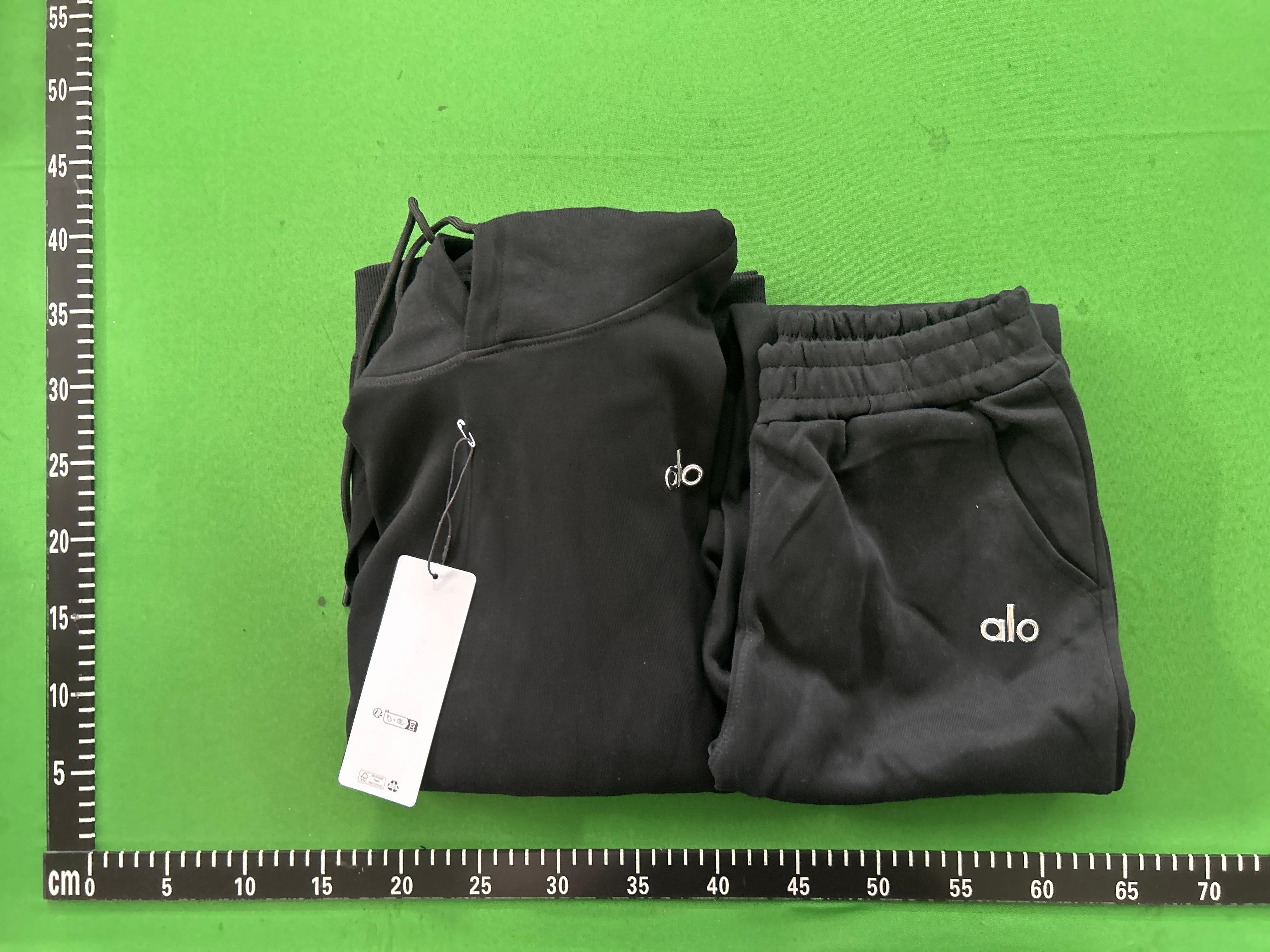 Foto QC 7 de Alo Yoga Accolade Hooded Sweater Black