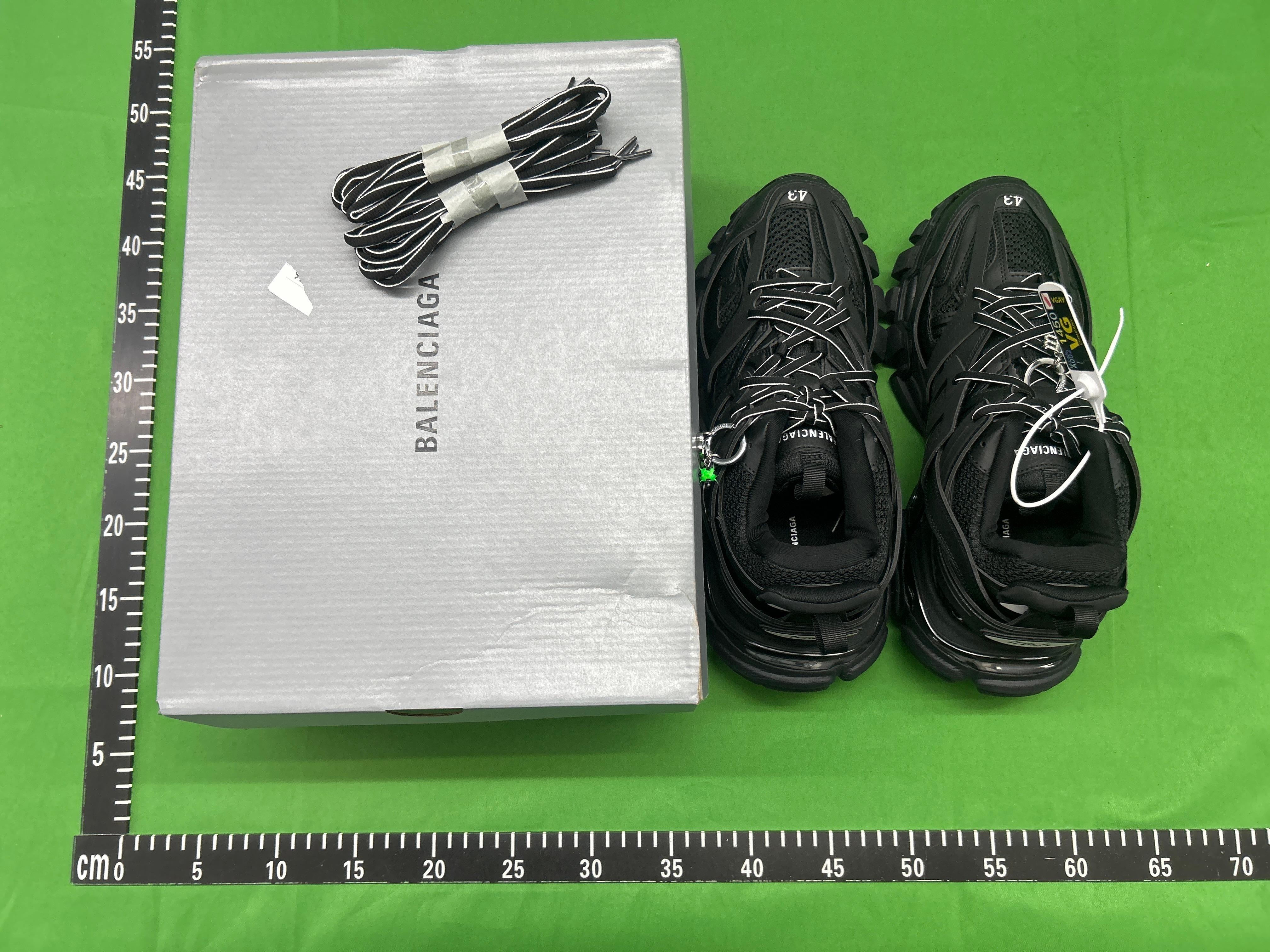 Foto QC 8 de Balenciaga Track Mesh and Nylon Clear Sole Dark Grey 542023 W3FE3 1250