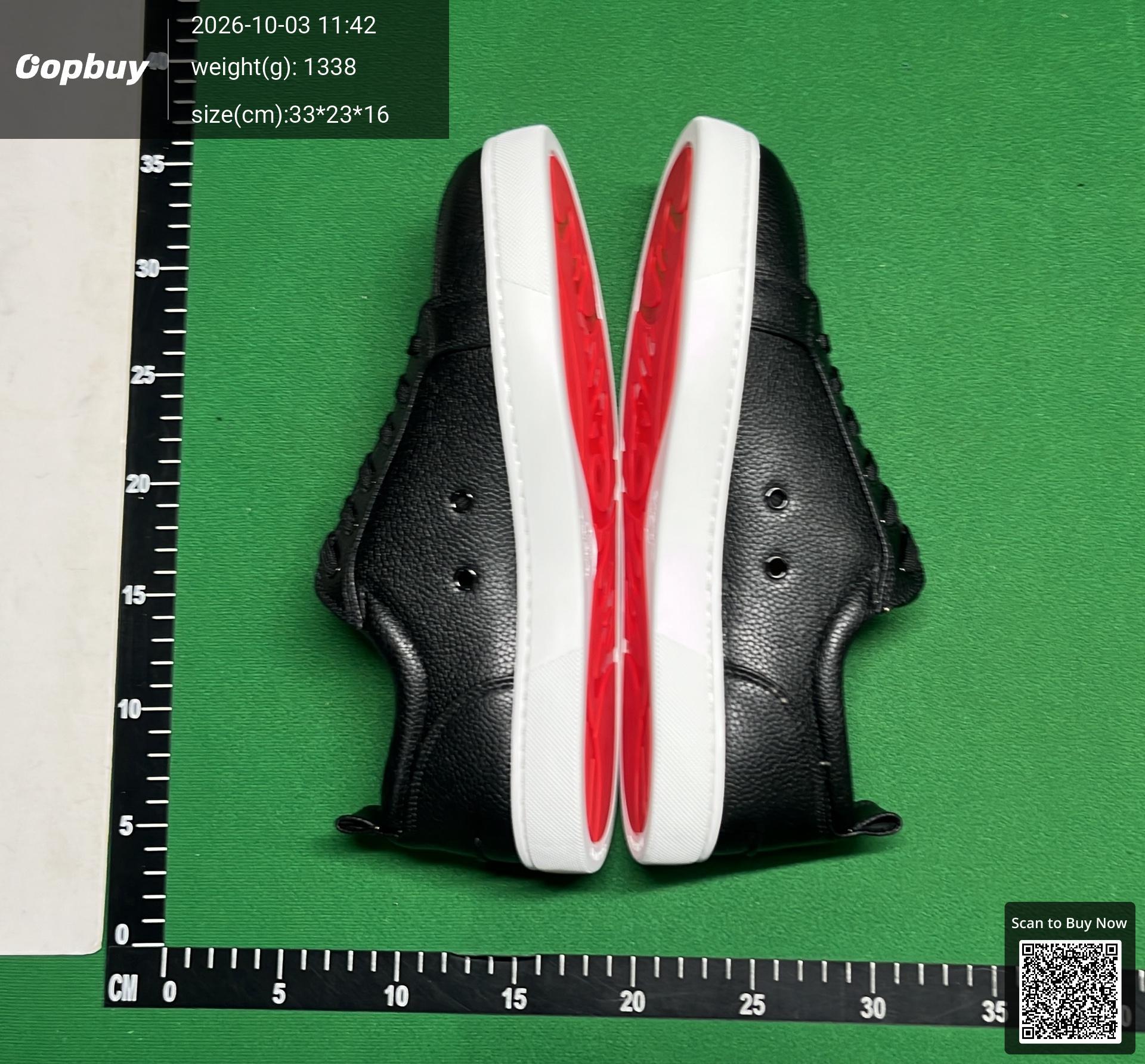 Foto QC 4 de Christian Louboutin Louis Junior Low Top Suede Black