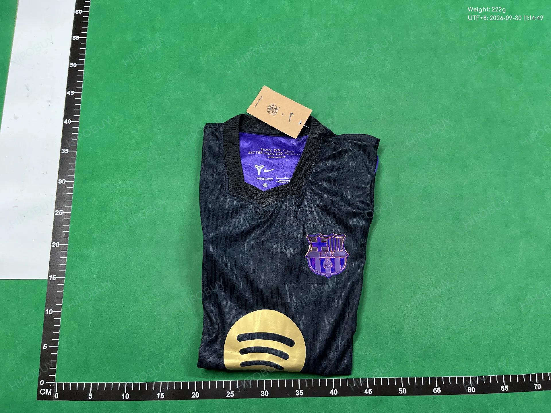 Foto QC 4 de Kobe Bryant x Nike x FC Barcelona 2026/27 Away Player Version Jersey Field Purple/Black/Metallic Gold