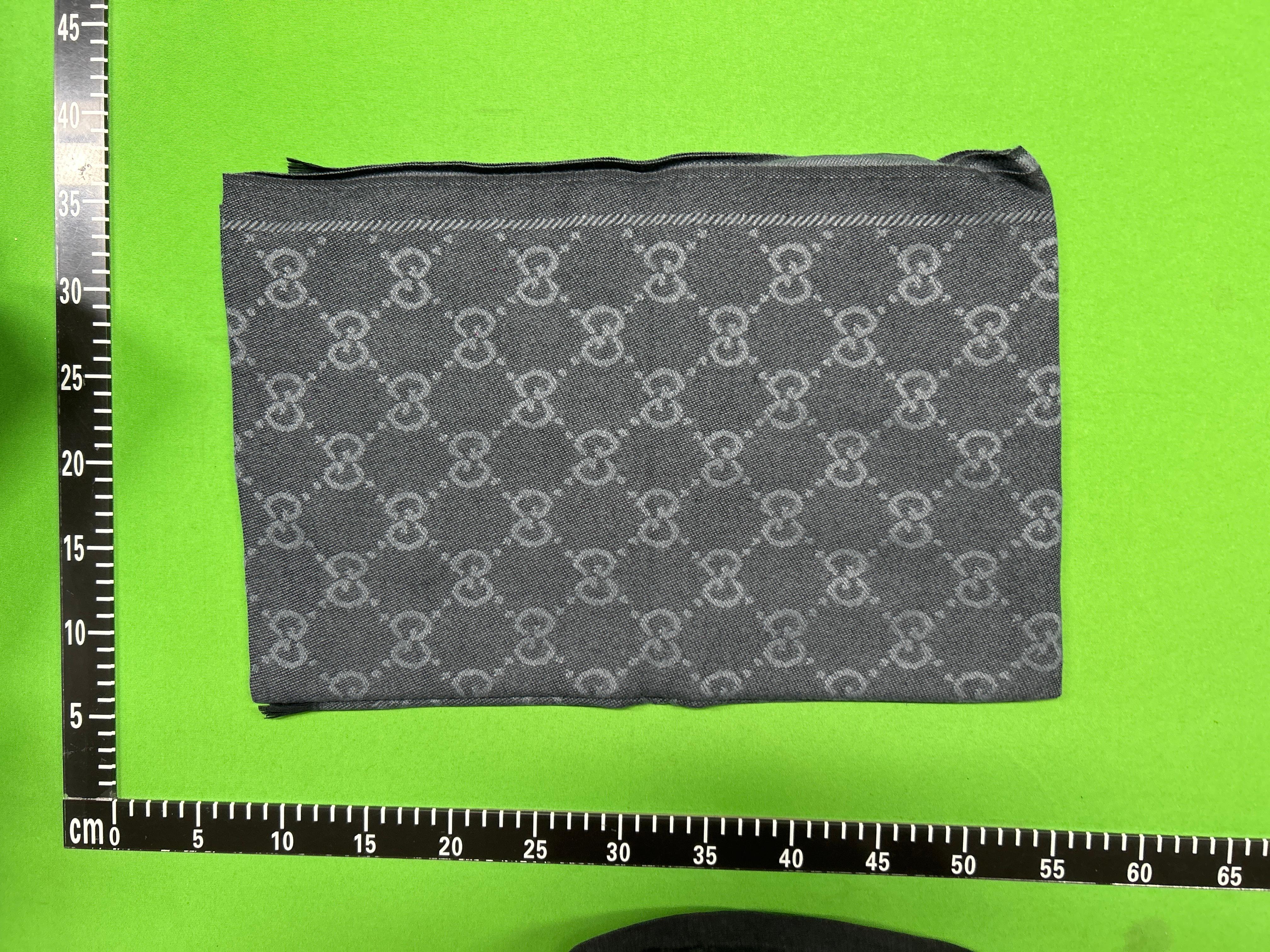 Foto QC 1 de Gucci GG Monogram Scarf Black/Grey