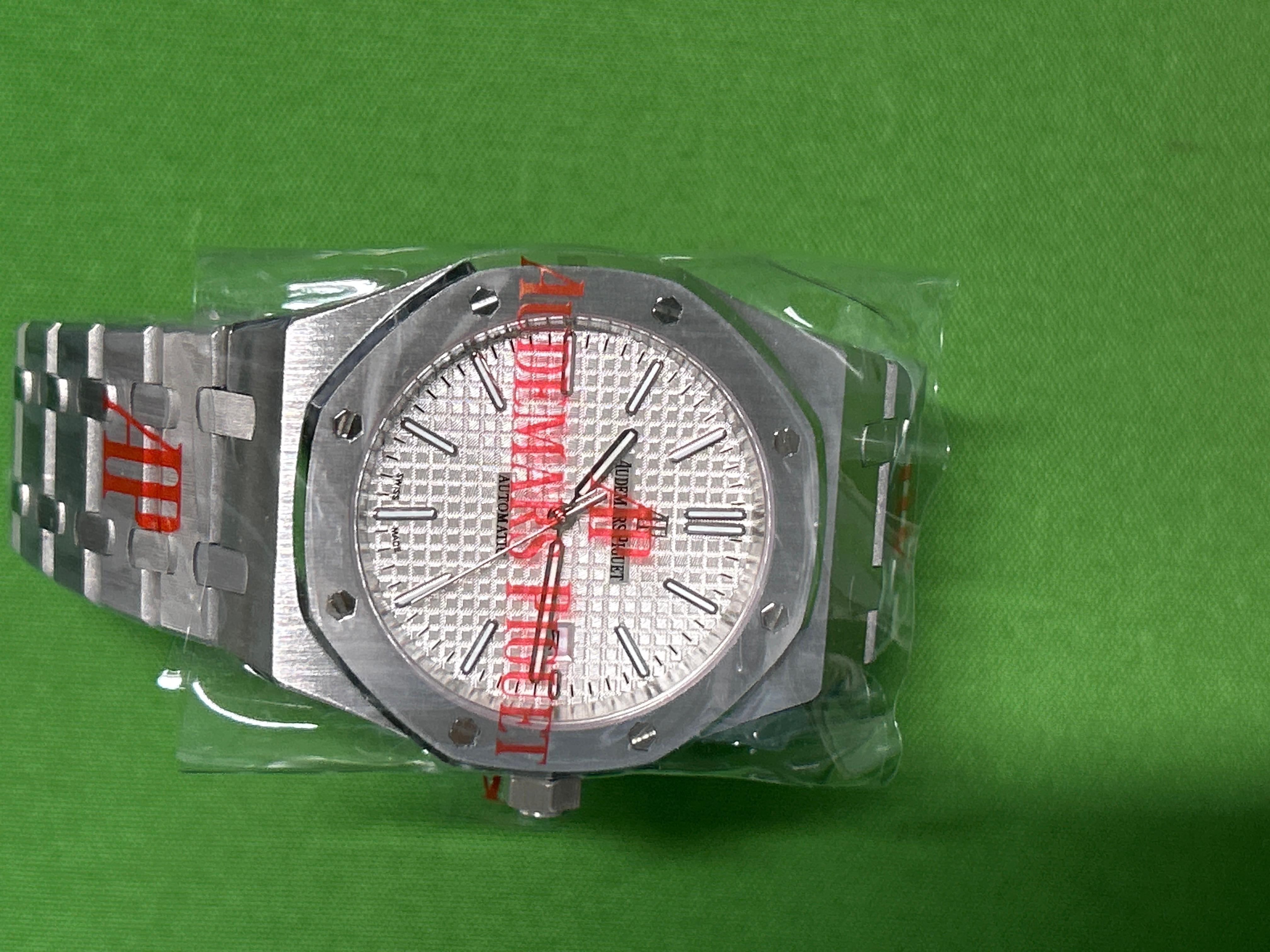 Foto QC 8 de Audemars Piguet Royal Oak 15500ST.OO.1220ST.01