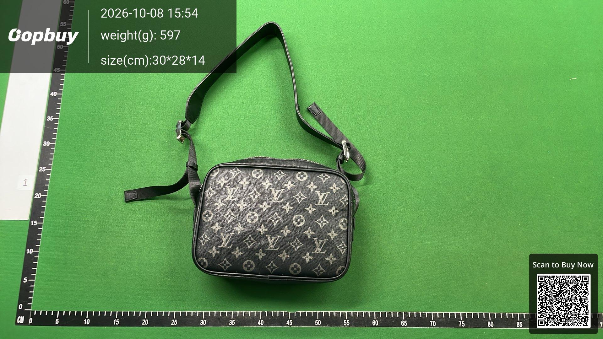 Foto QC 2 de Louis Vuitton Outdoor Messenger PM Pacific Blue Monogram Taigarama