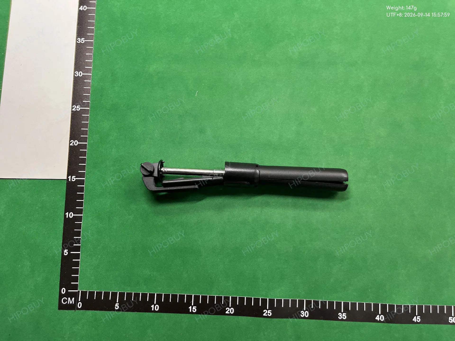 Foto QC 7 de Unbranded Aluminum Selfie Stick Tripod with Bluetooth Remote for Smartphones Black