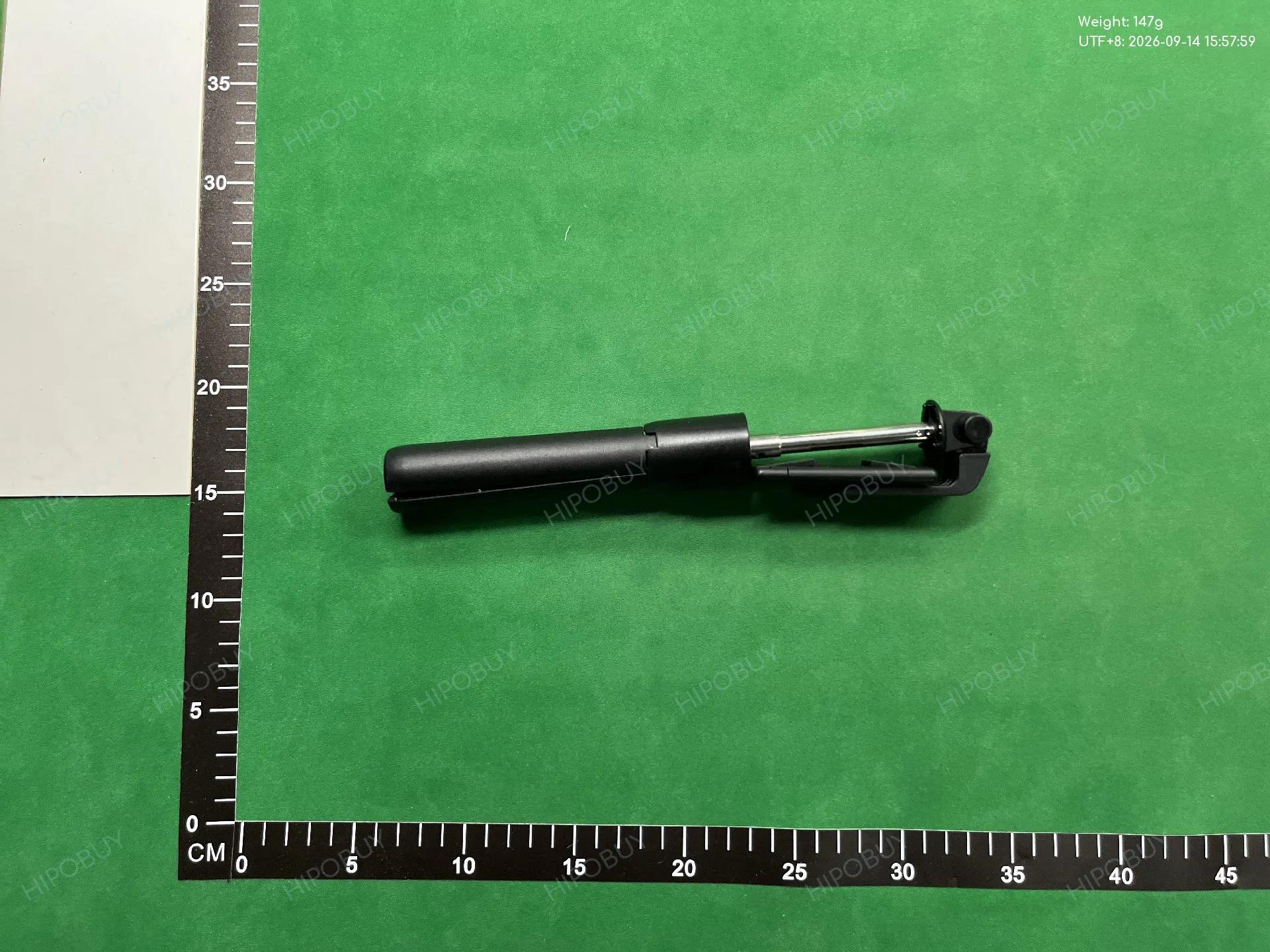 Foto QC 8 de Unbranded Aluminum Selfie Stick Tripod with Bluetooth Remote for Smartphones Black