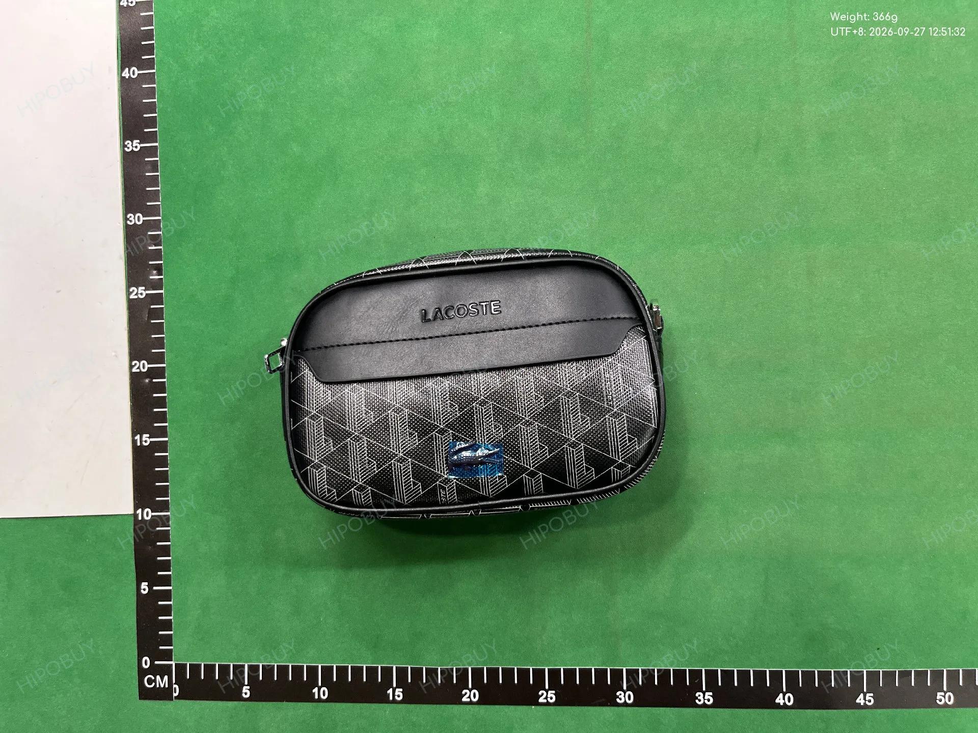 Foto QC 6 de Lacoste The Blend Monogram Crossbody Bag Small Black