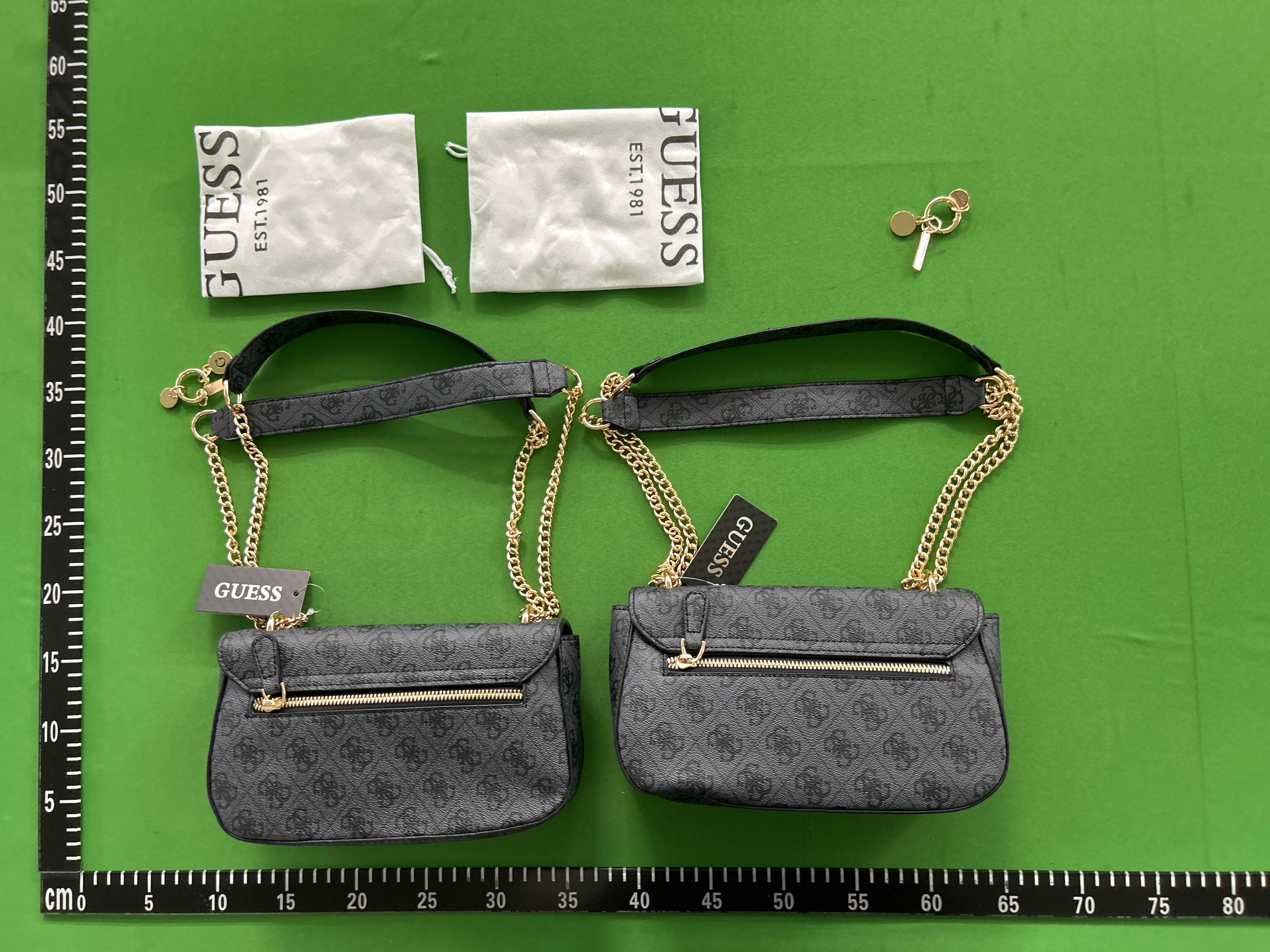 Foto QC 7 de Guess Shoulder Bag Logo Print